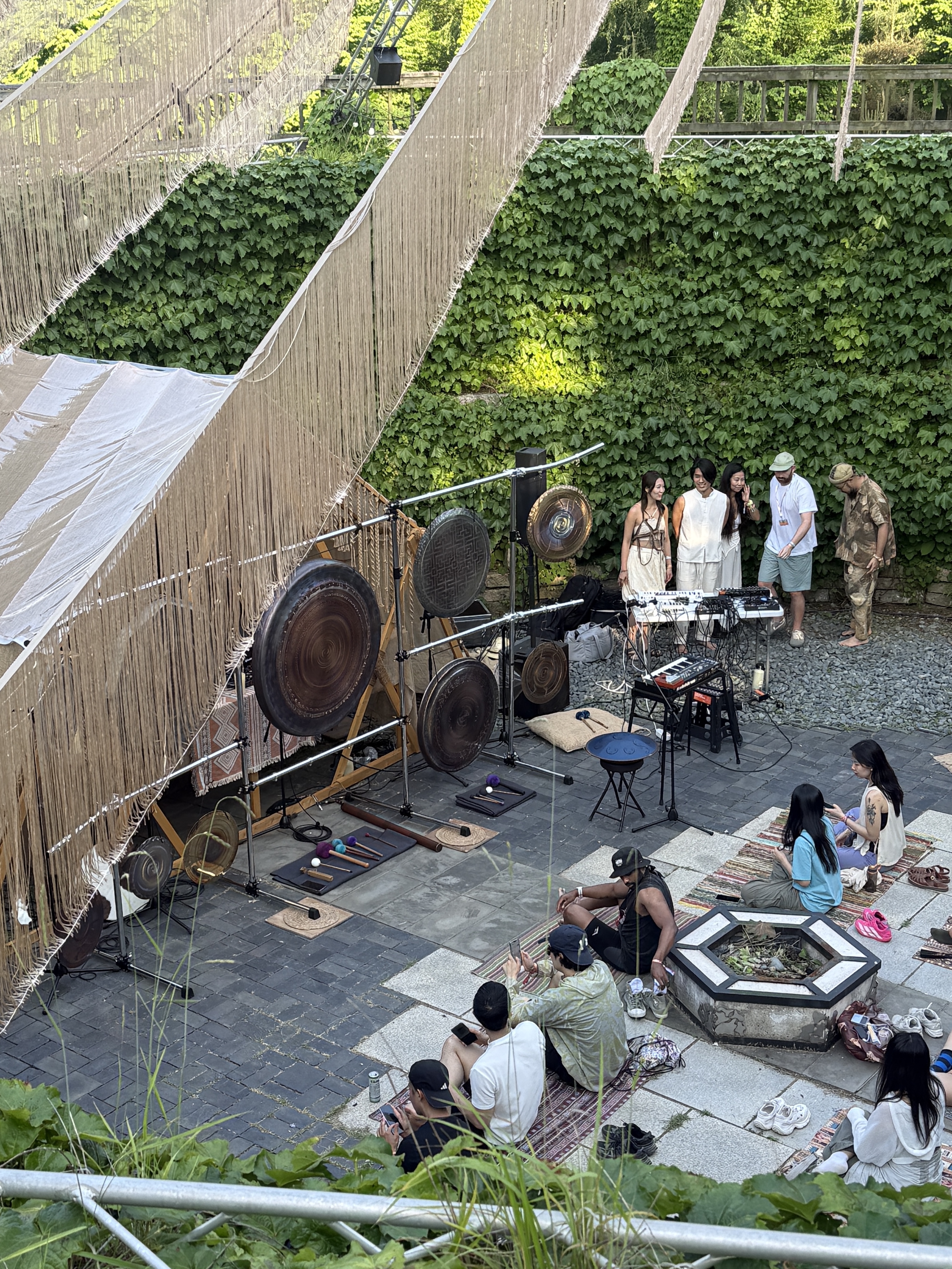 The Air House 1st Ticket (Sat - Mon), The Air House 2nd Ticket (Sat - Mon) 착용 스타일 - 6