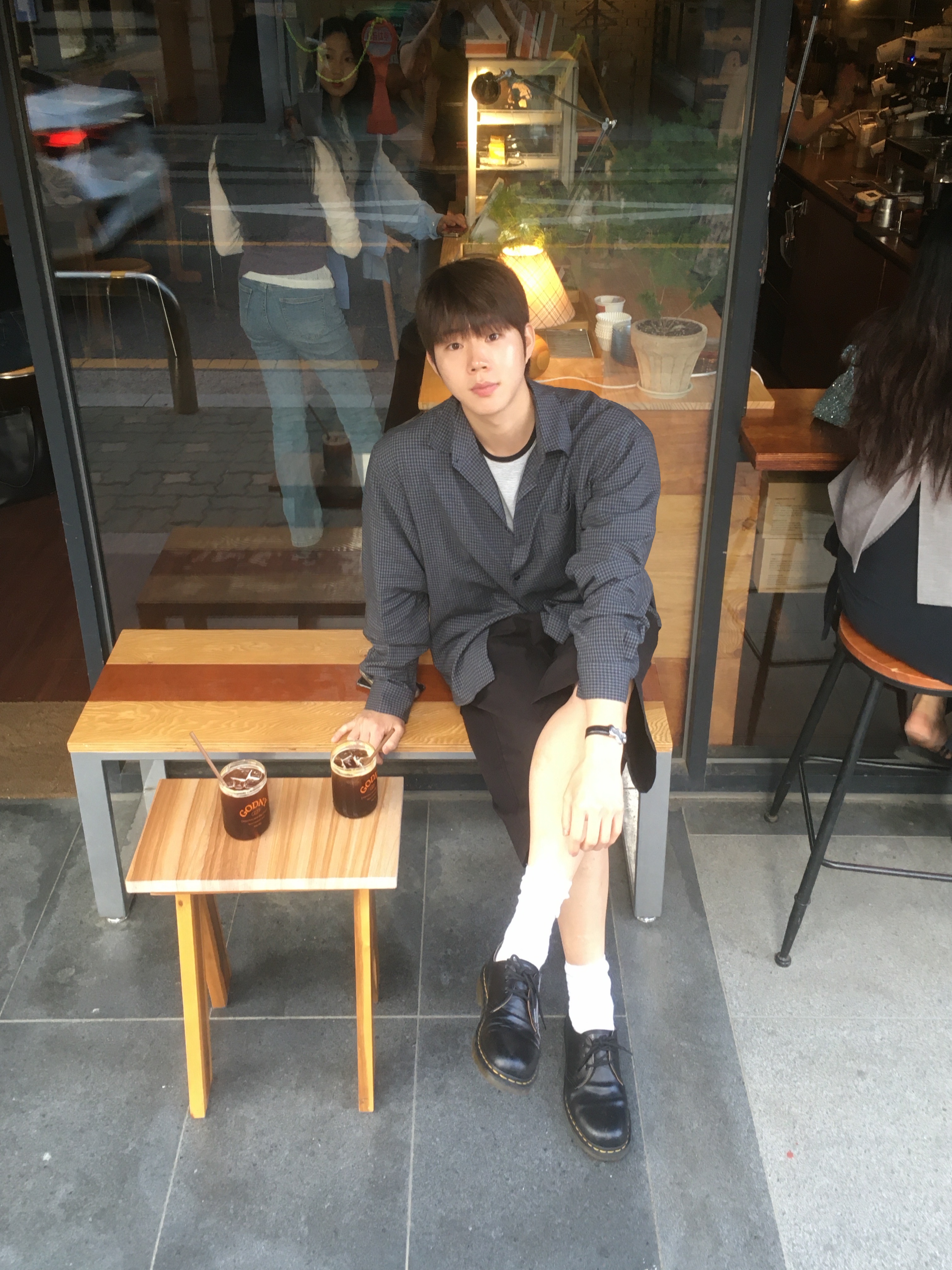 Dr. Martens 1461 Smooth Black, TOWTOW.ARCHIVE Timeless Twist Wristlet V3_Black&Silver 착용 스타일 - 1