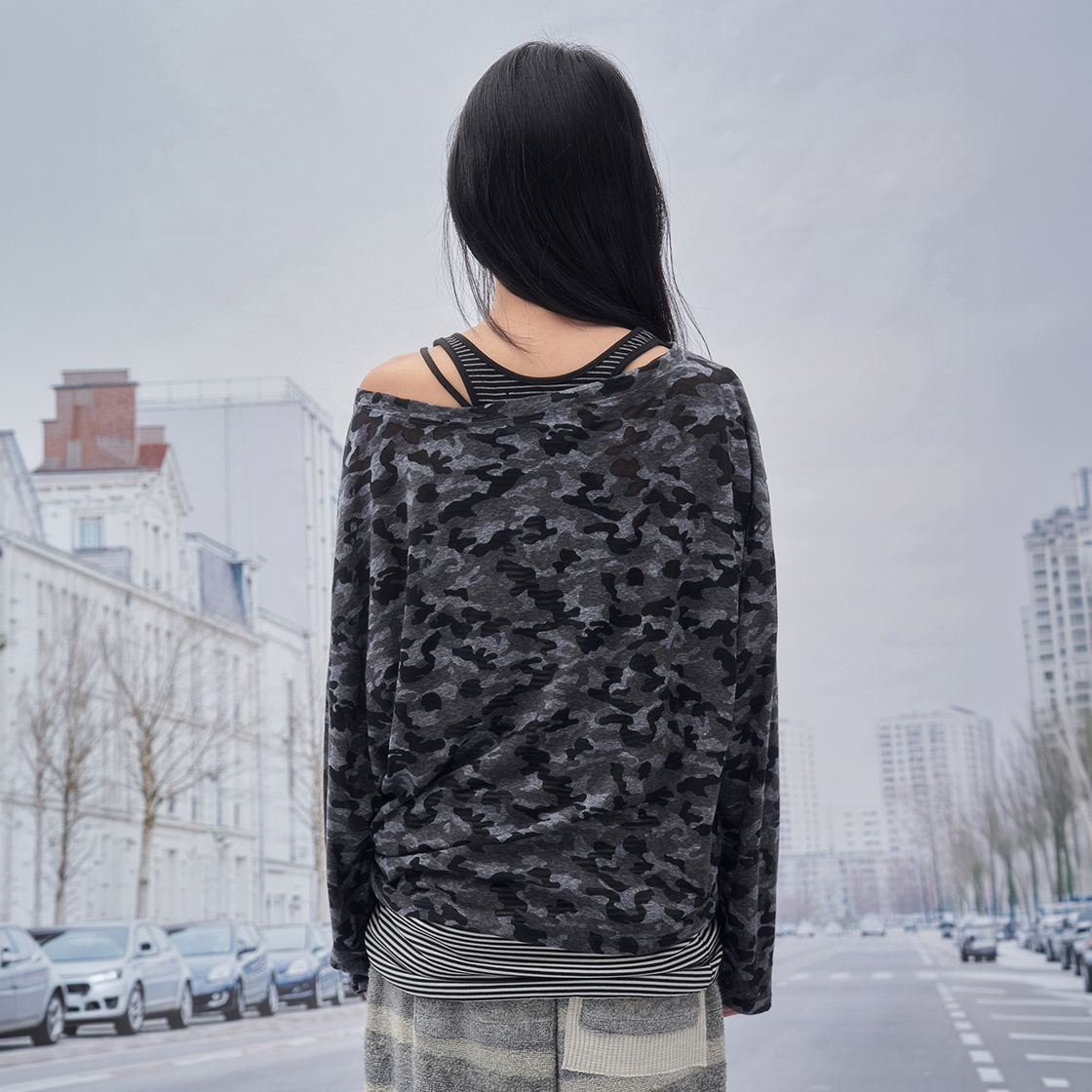솜속 보에르 카모 비대칭 탑 챠콜(SOMSOC Voer Camo Asymmetry Top Charcoal) - 3