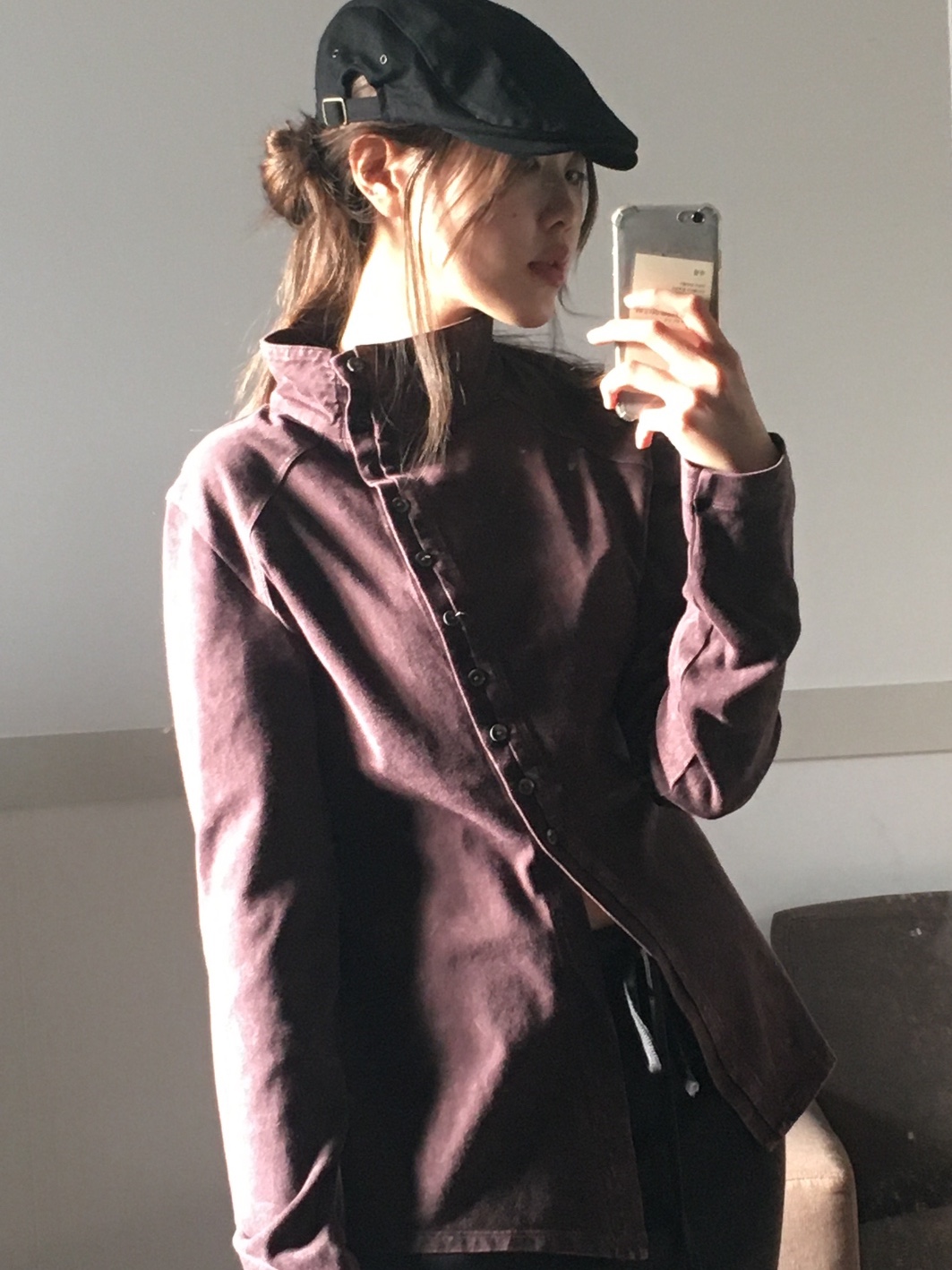 (W) Mischief Washed Jersey Shirt Purple Brown 착용 스타일 - 2