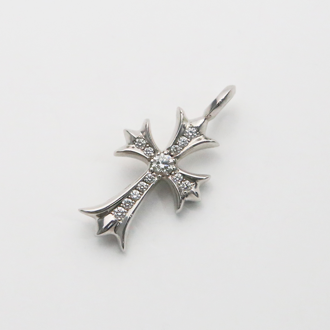한스룸 크롬하츠 18K 화이트골드 타이니팻 크로스참 파베 다이아(Hansroom Chrome Hearts 18KWG Tiny Fat Cross Charm Pave Dia) - 2