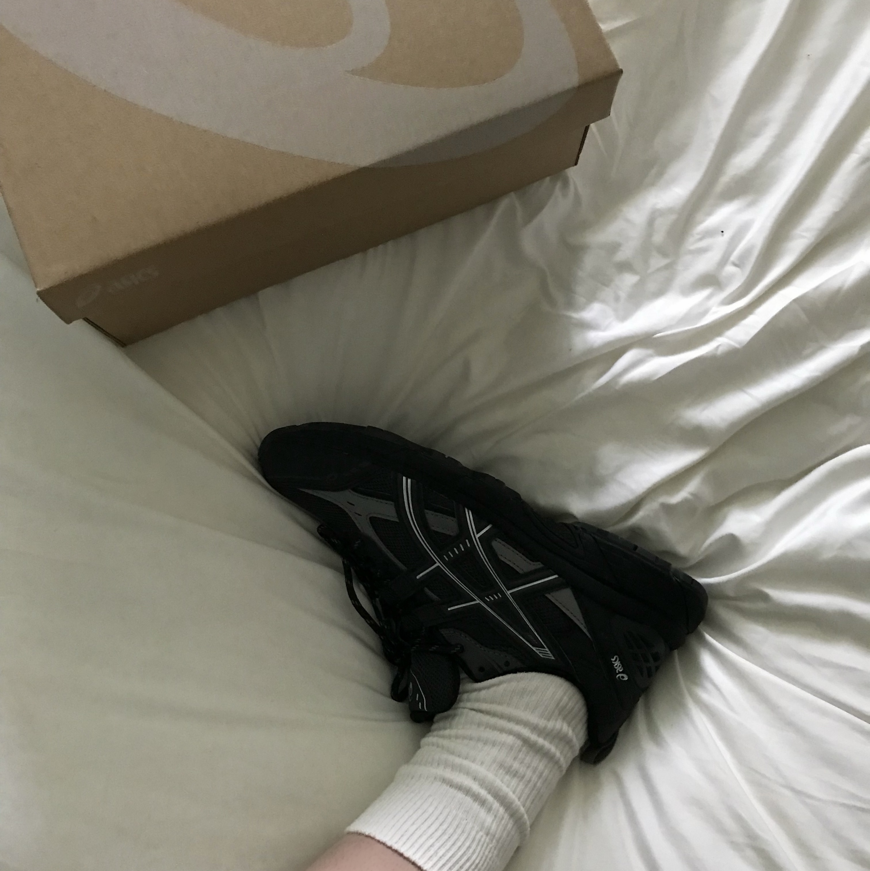 NICKEL DONKEY BERMUDA PANTS, Asics Gel-Nunobiki Graphite Grey Black 착용 스타일 - 2