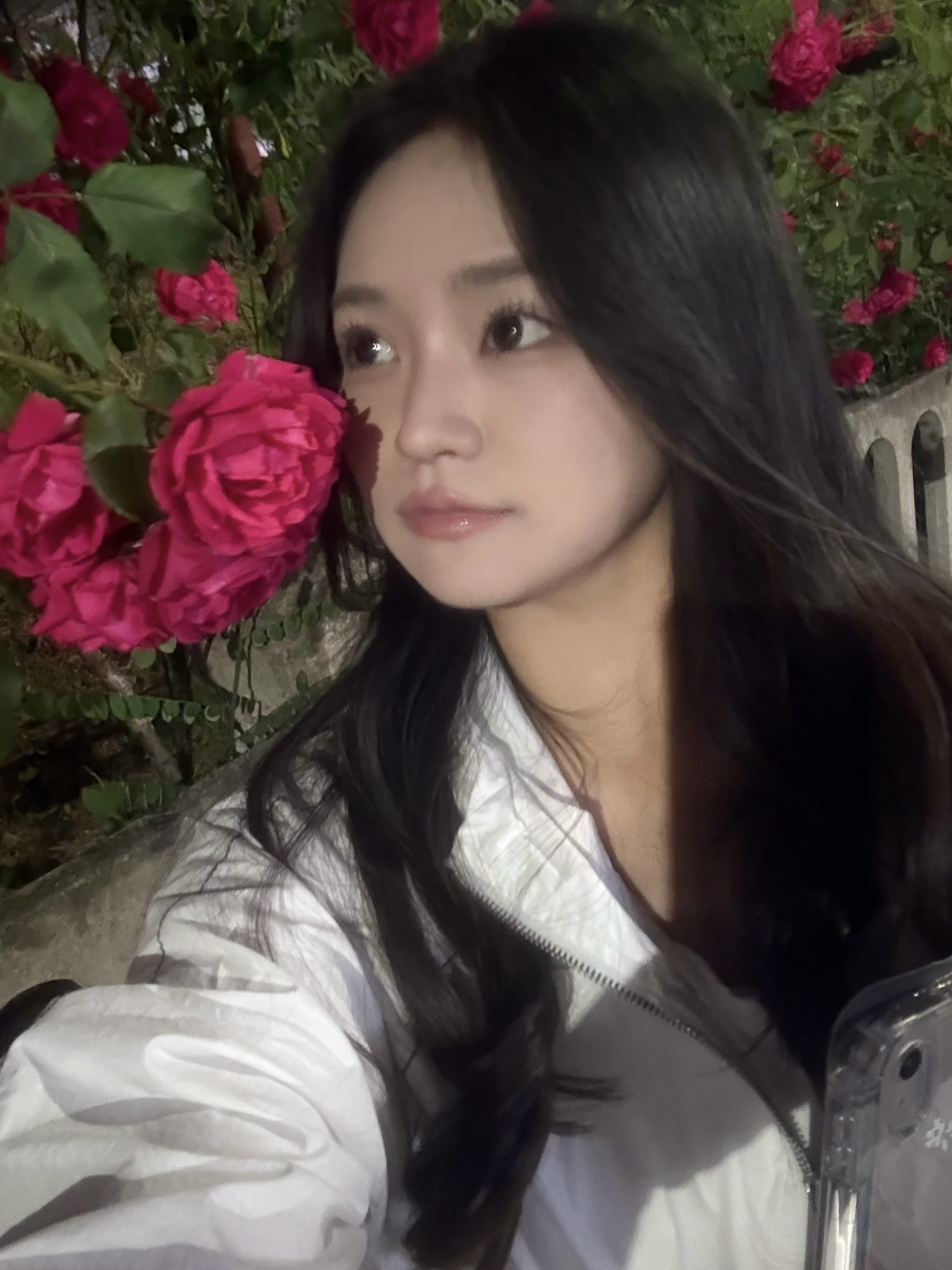 (W) Matin Kim Matin Crop Hoody Coating Jumper In White 착용 스타일 - 2
