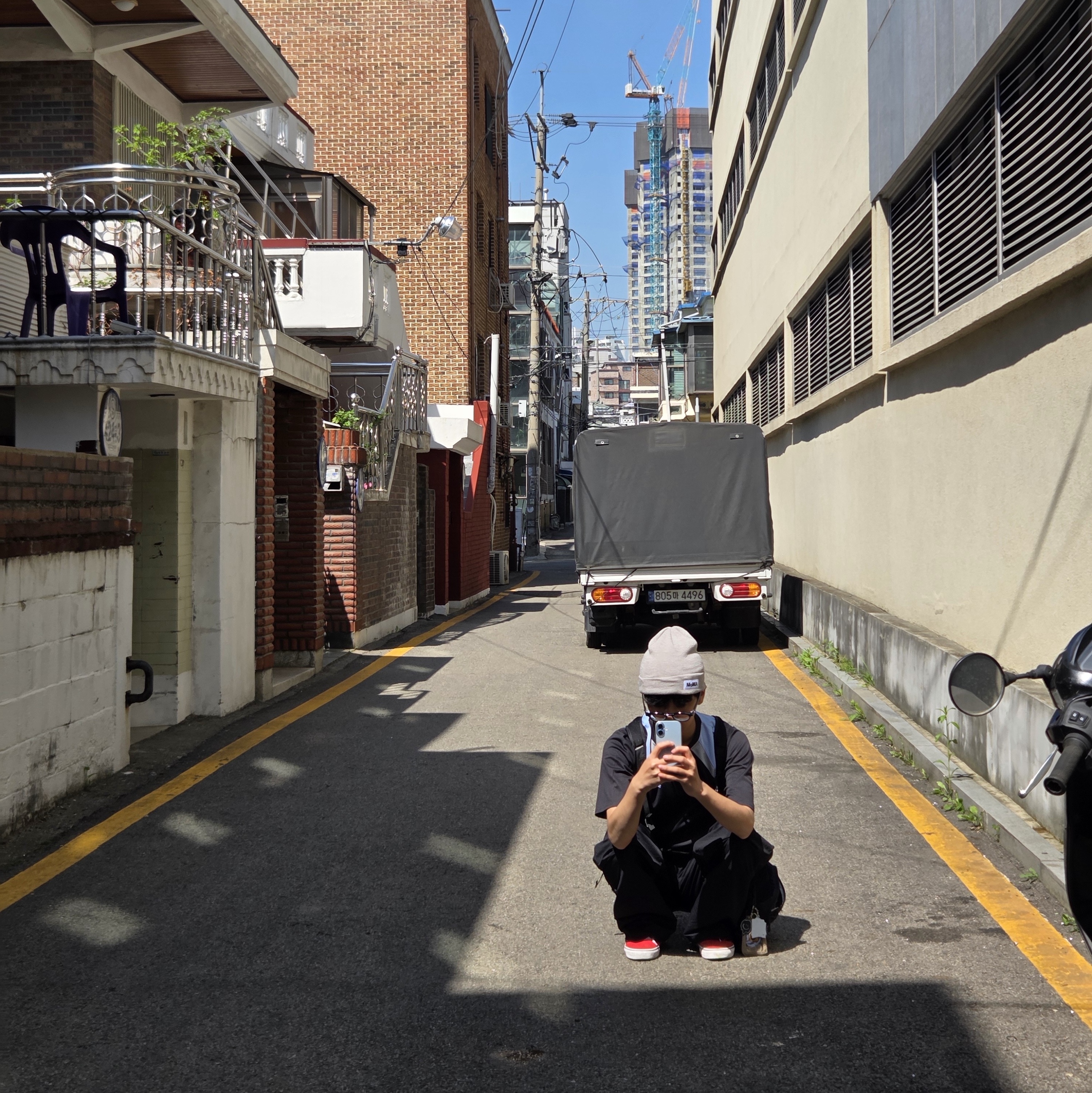 Palace x Nike Jersey Black - 26SS, Vans x Supreme x Nate Lowman Skate Grosso Mid Red - Japan Exclusive 착용 스타일