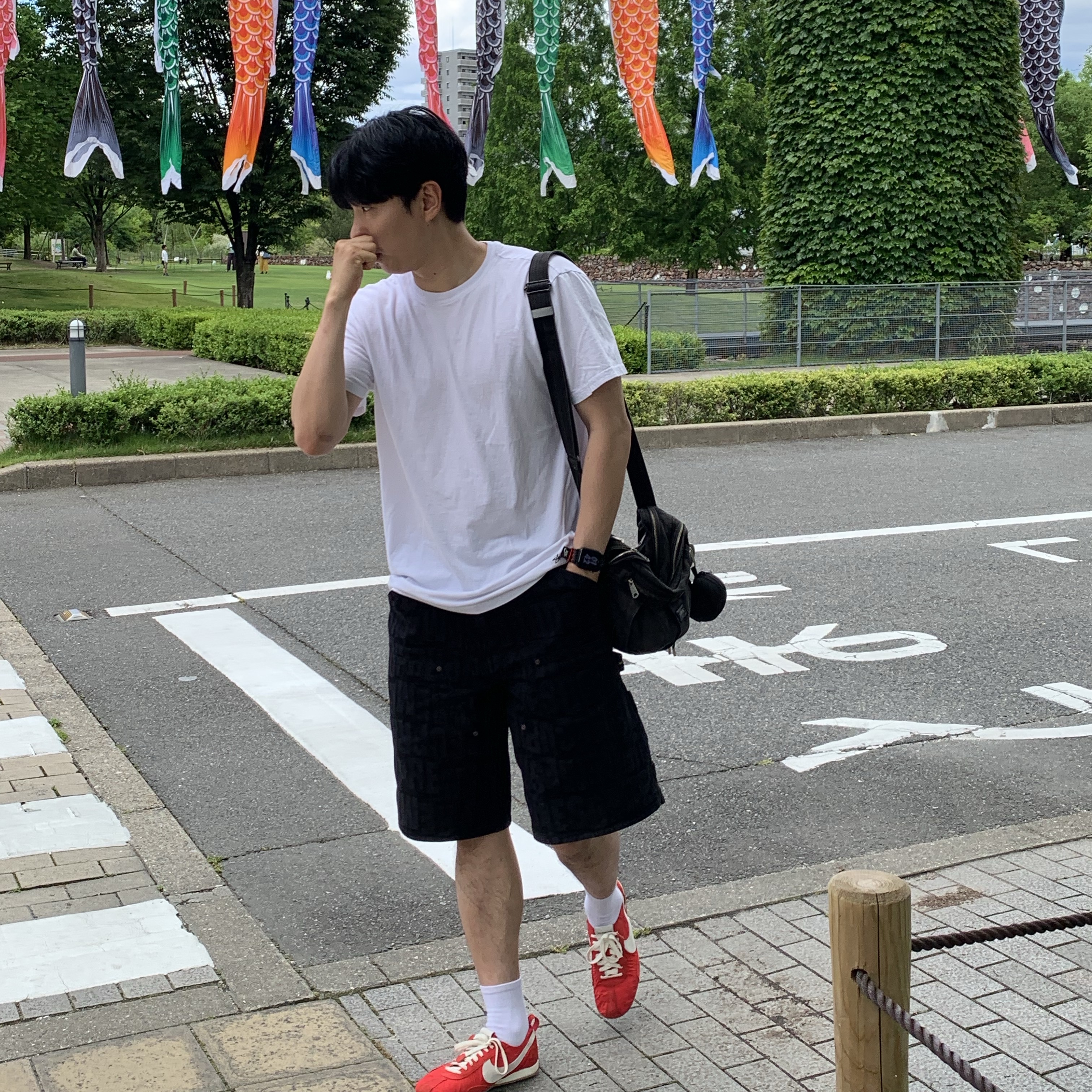 Supreme Repeat Jacquard Double Knee Denim Short Black - 26SS, Nike x Jacquemus Moon Shoe SP University Red and Bicycle Yellow 착용 스타일