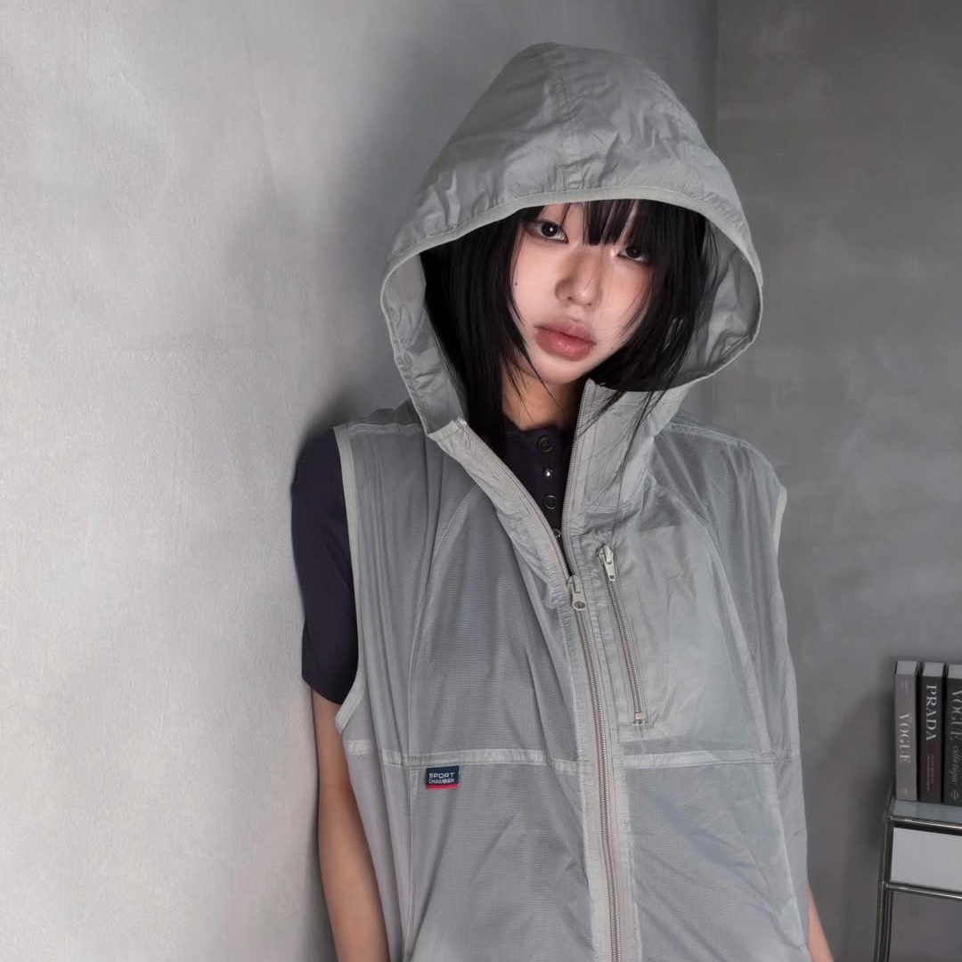 SPORT CHAMBER Light Active Hood Vest LIGHT GRAY 착용 스타일 - 2