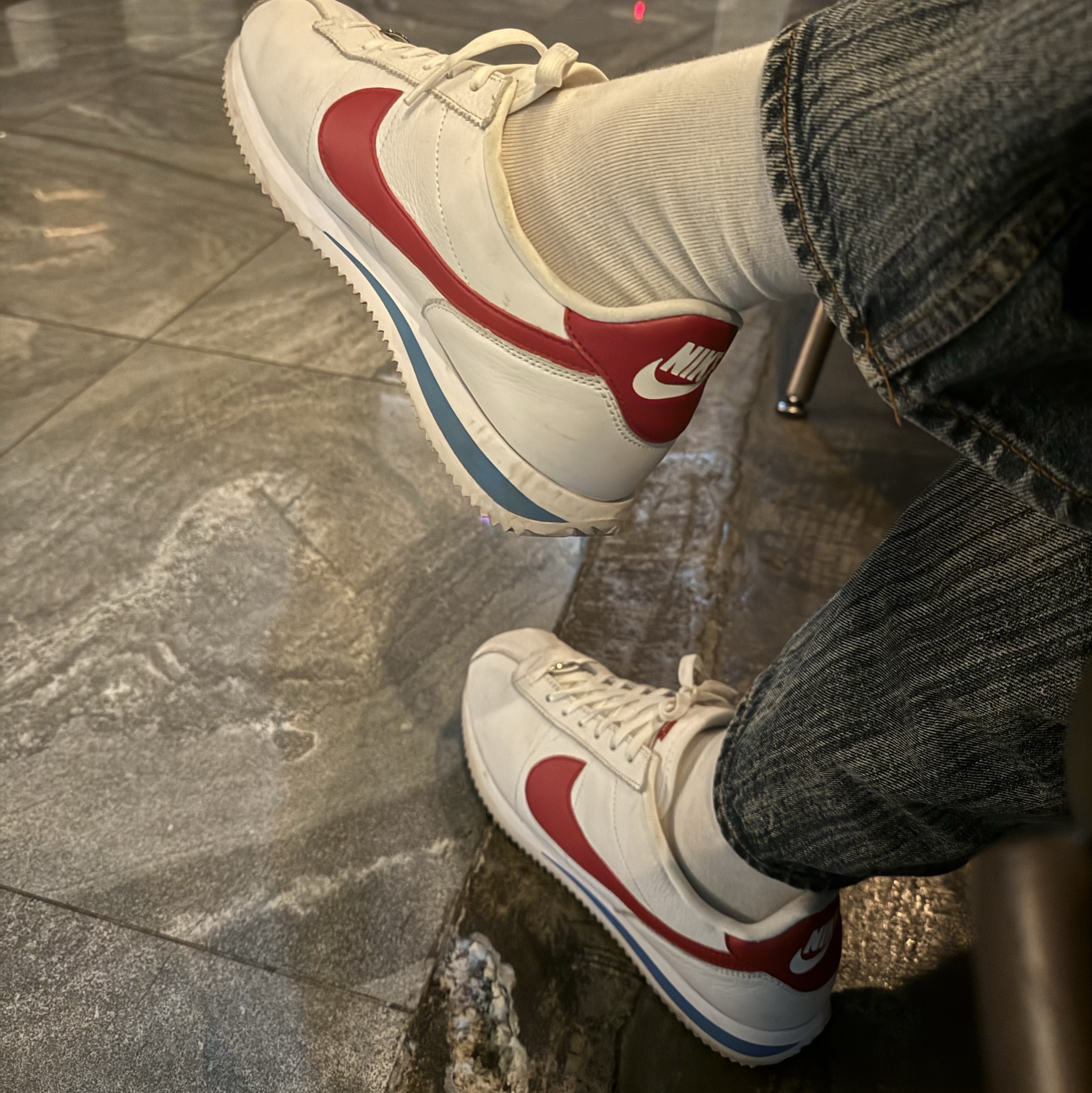 Nike Cortez White Varsity Blue 착용 스타일