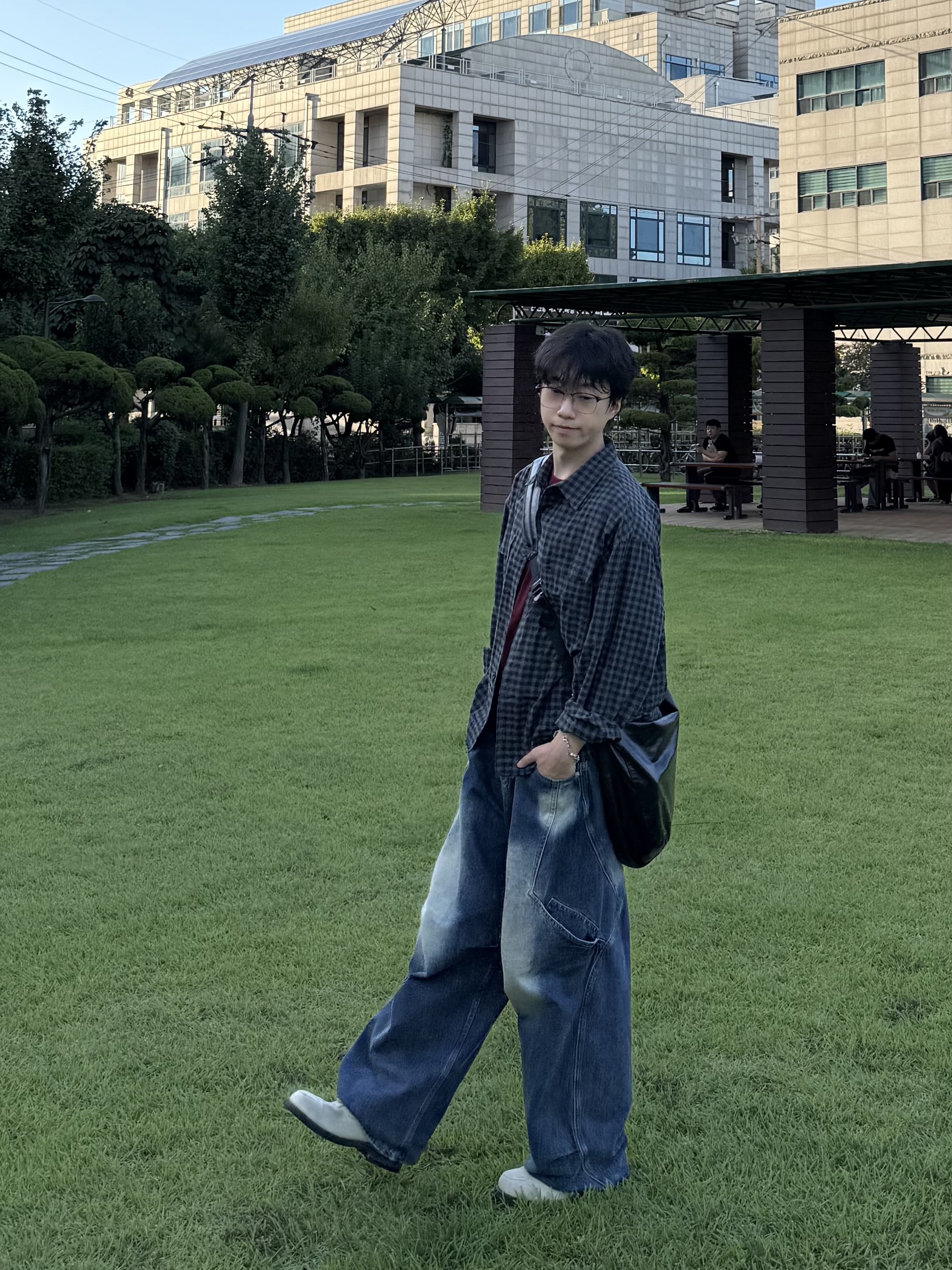 noun Side Line Cargo Denim Pants Blue 착용 스타일 - 2