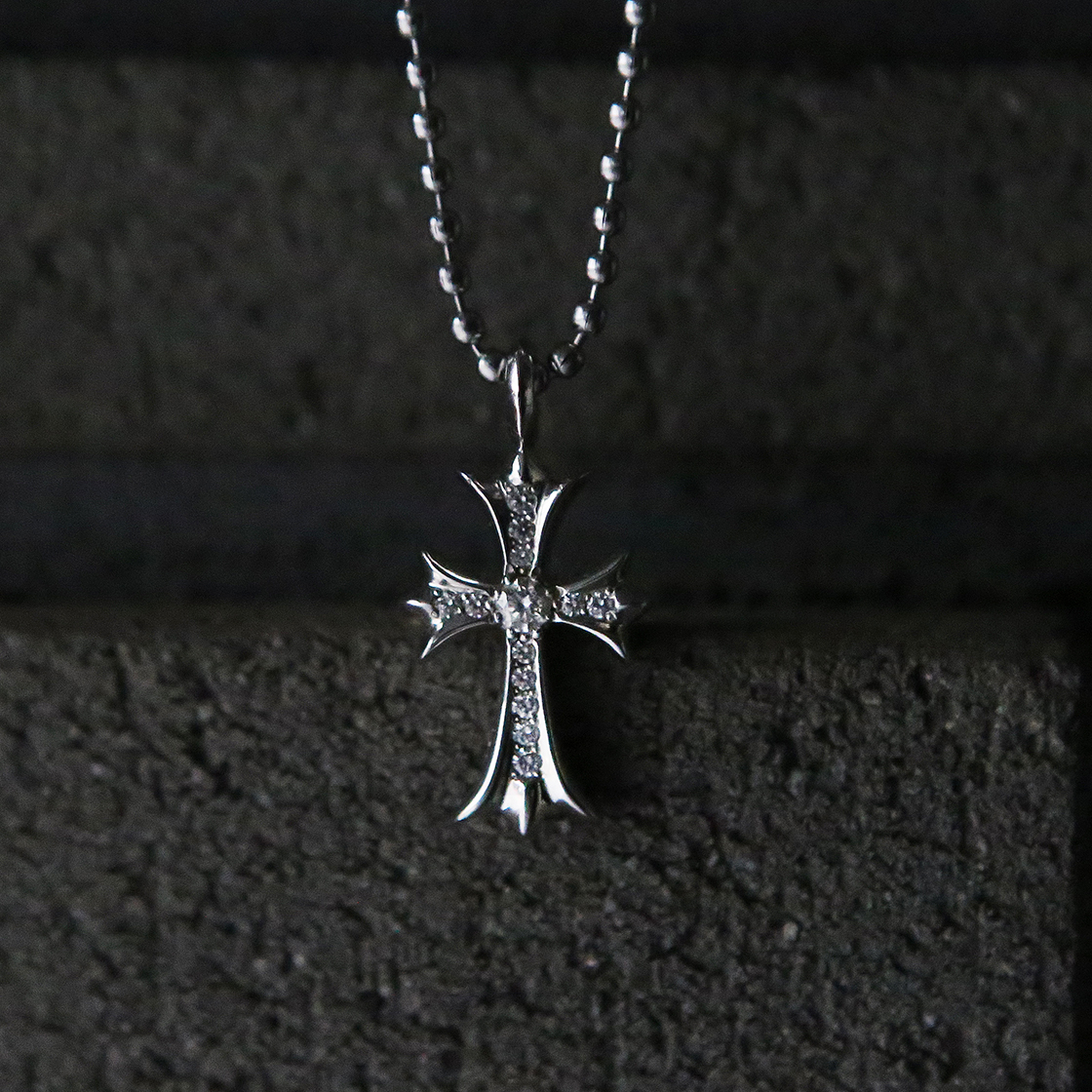 한스룸 크롬하츠 18K 화이트골드 타이니팻 크로스참 파베 다이아(Hansroom Chrome Hearts 18KWG Tiny Fat Cross Charm Pave Dia) - 5