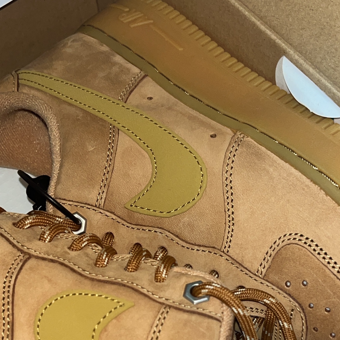 Nike Air Force 1 '07 WB Flax 착용 스타일 - 1