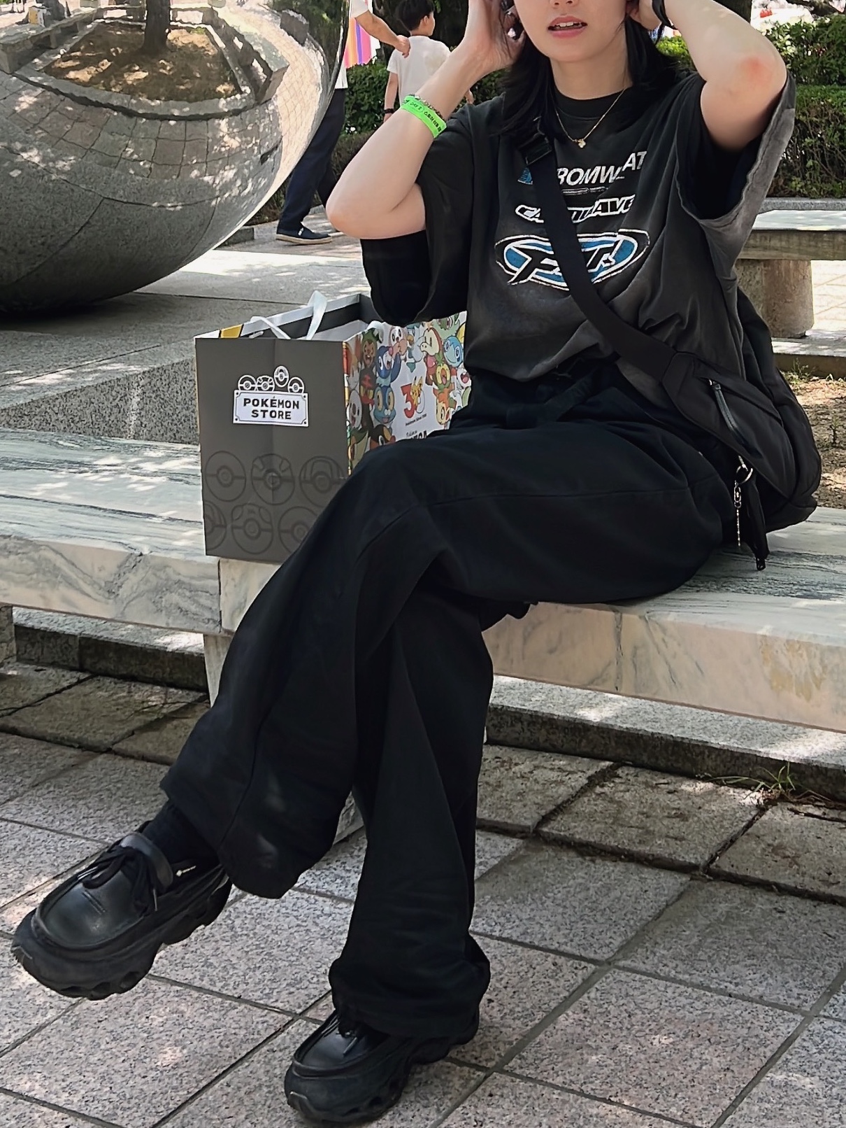 [더블적립]Farfromwhat Far Wrinkled Washed Pants_Black, [더블적립]Farfromwhat Far Washed Logo T-Shirts Black 착용 스타일