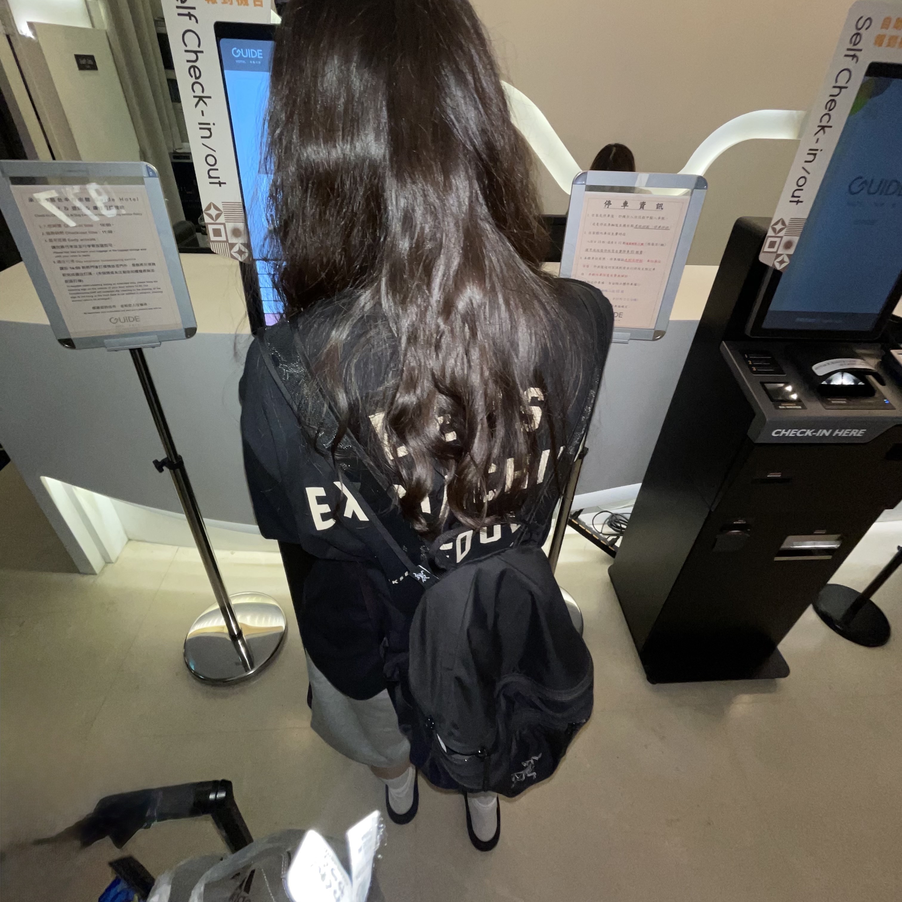 Arc'teryx Heliad 15 Backpack Black, Deus Ex Machina Seoul College Address Long Sleeve T-Shirt Black 착용 스타일