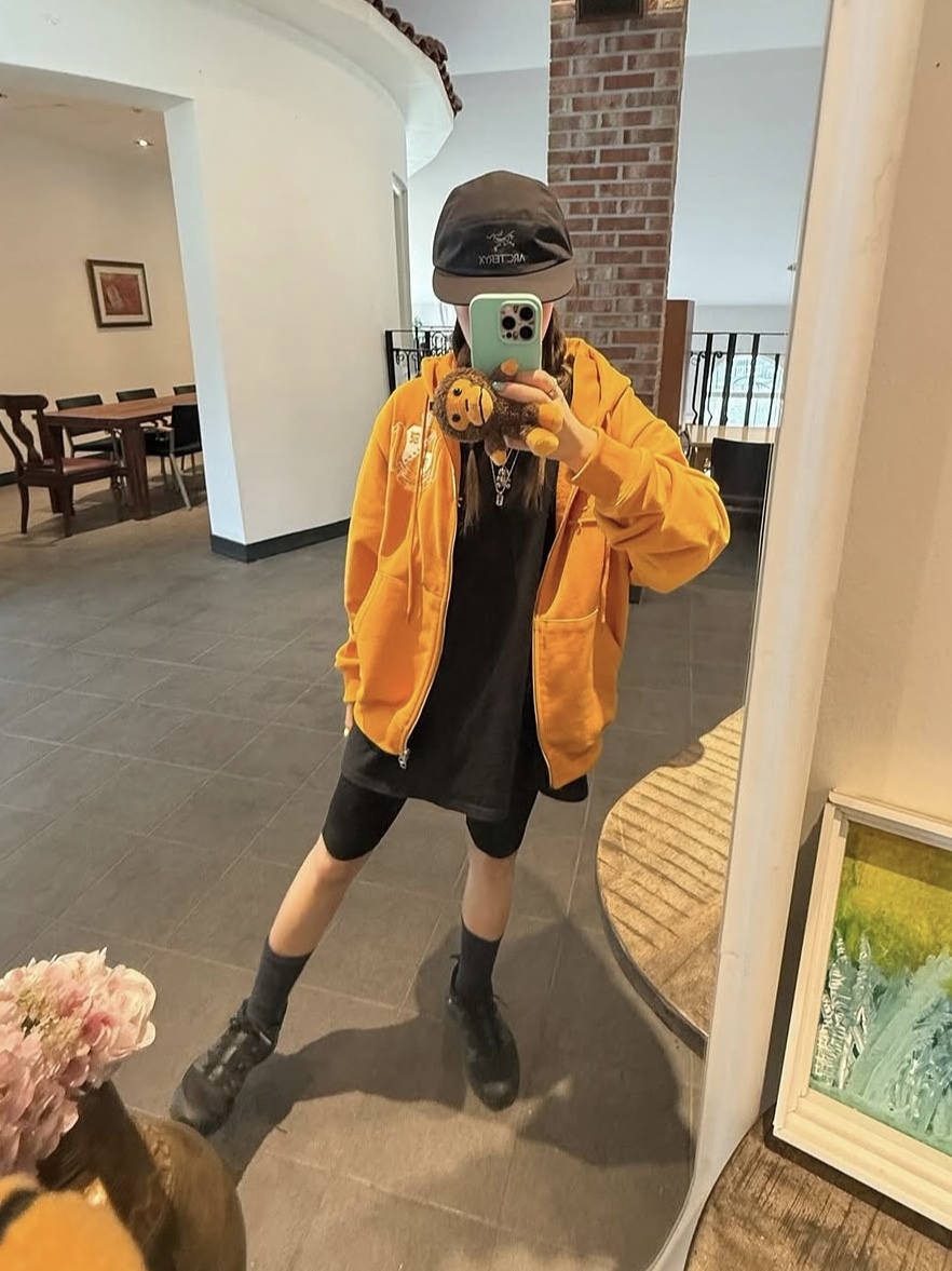 Arc'teryx Gore 5 Panel Cap Black, BAPE Baby Milo Play Charm Brown 착용 스타일