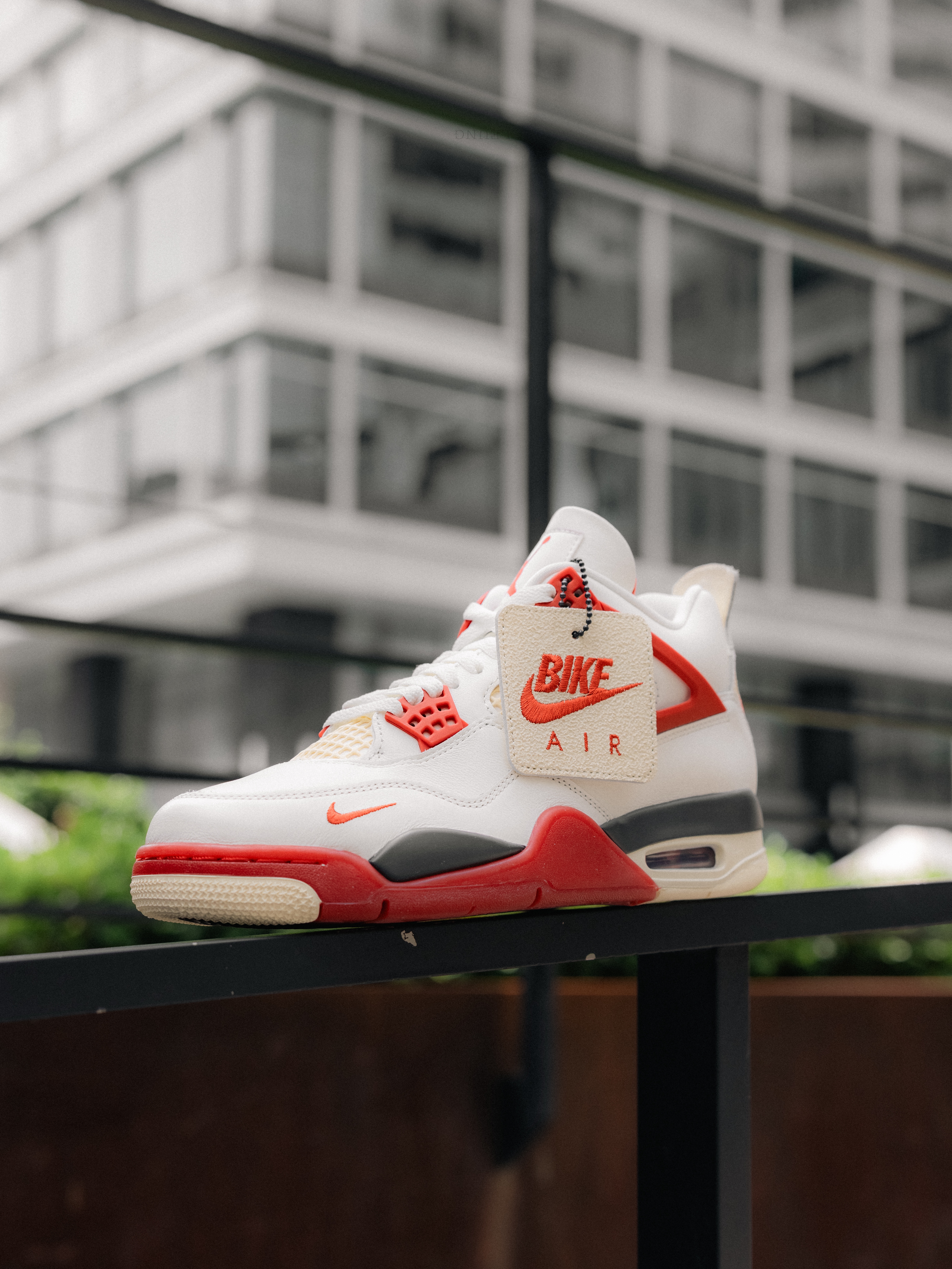 Jordan 4 x Nigel Sylvester Retro OG Brick After Brick 착용 스타일 - 2