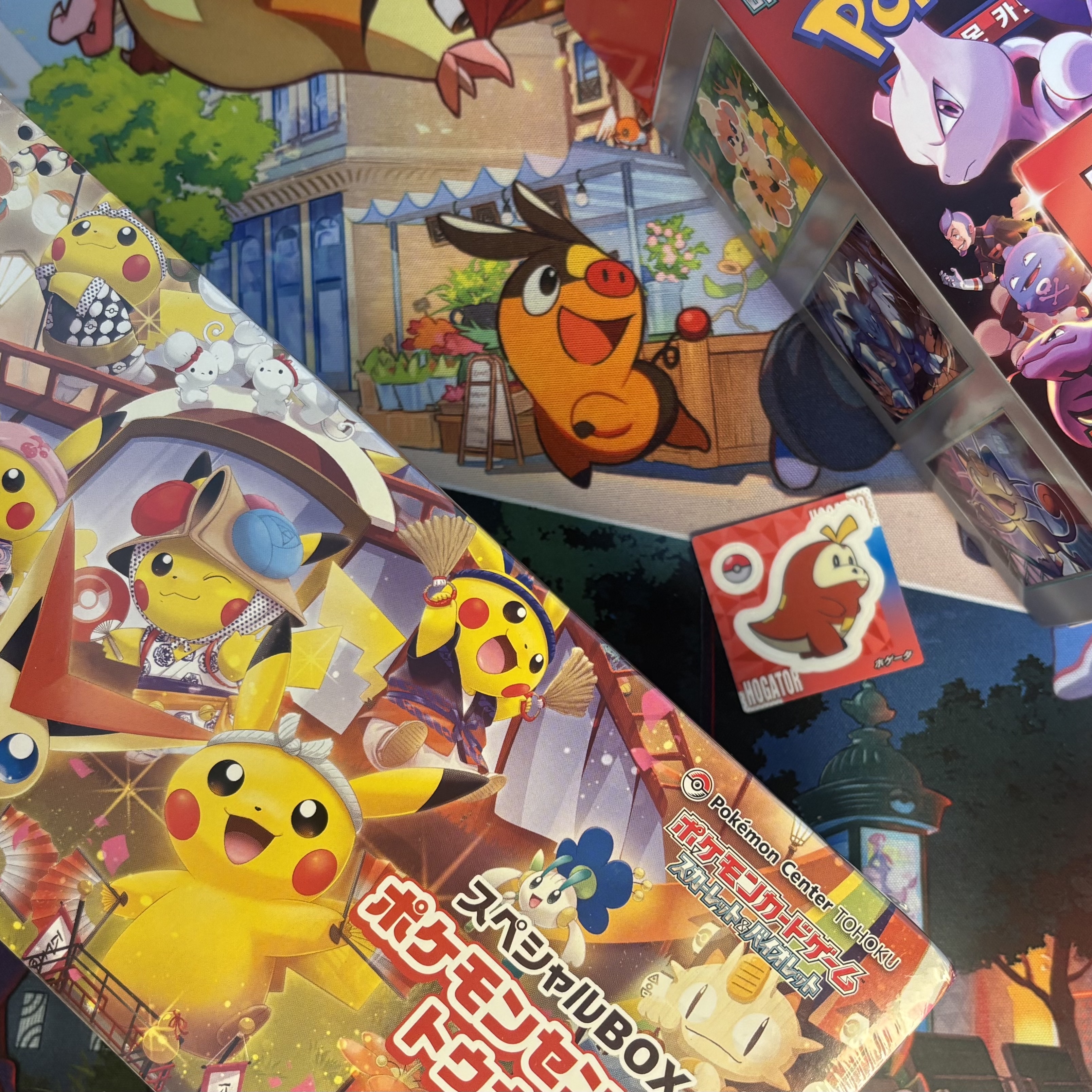 Pokemon TCG Special Box Pokemon Center Tohoku (Japanese Ver.), Pokemon TCG Scarlet & Violet Expansion Pack Glory of Team Rocket Box (Pack of 30) 착용 스타일