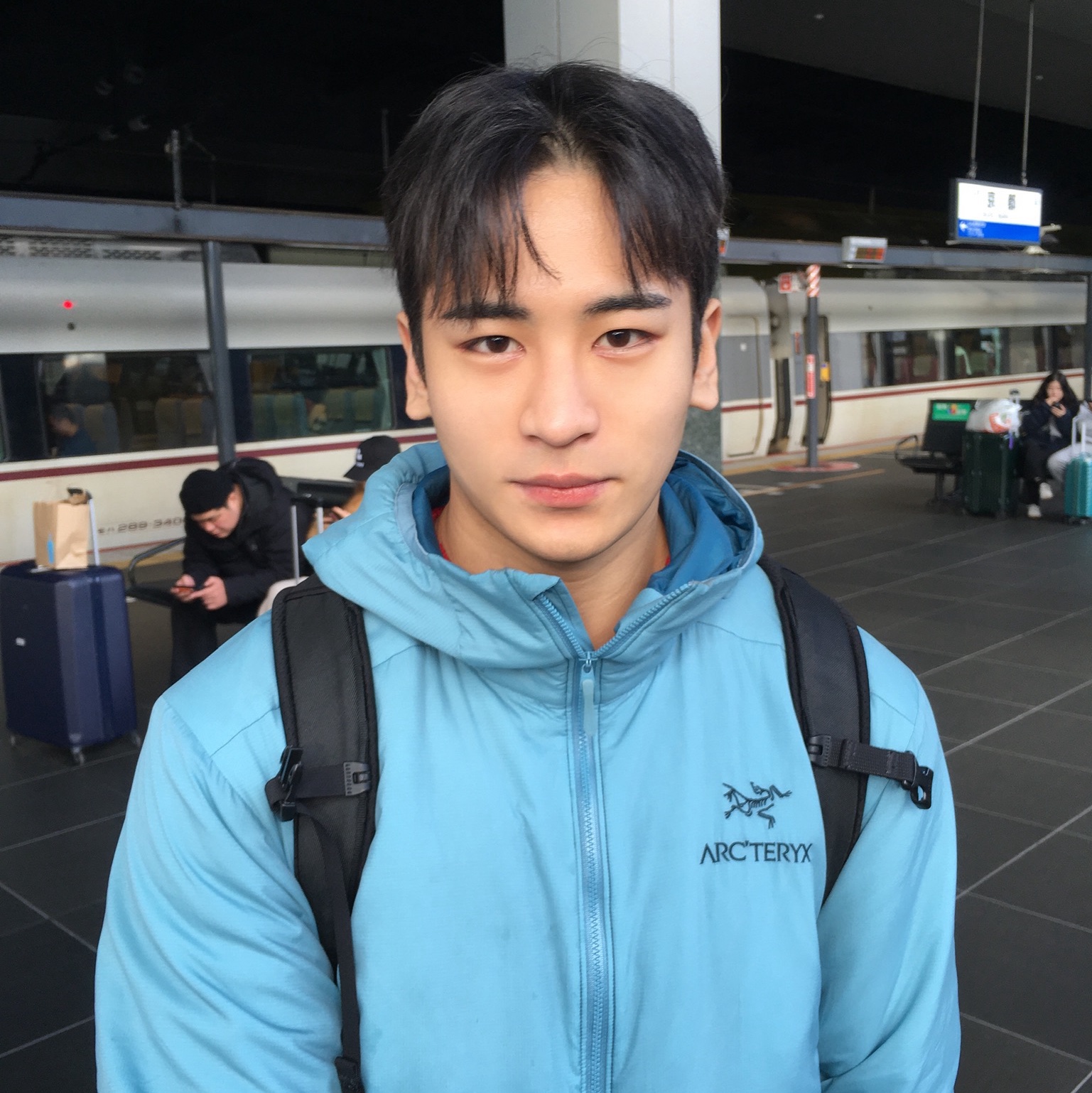 Arc'teryx Atom LT Hoody Solace, Arc'teryx Mantis 26 Backpack Black 착용 스타일