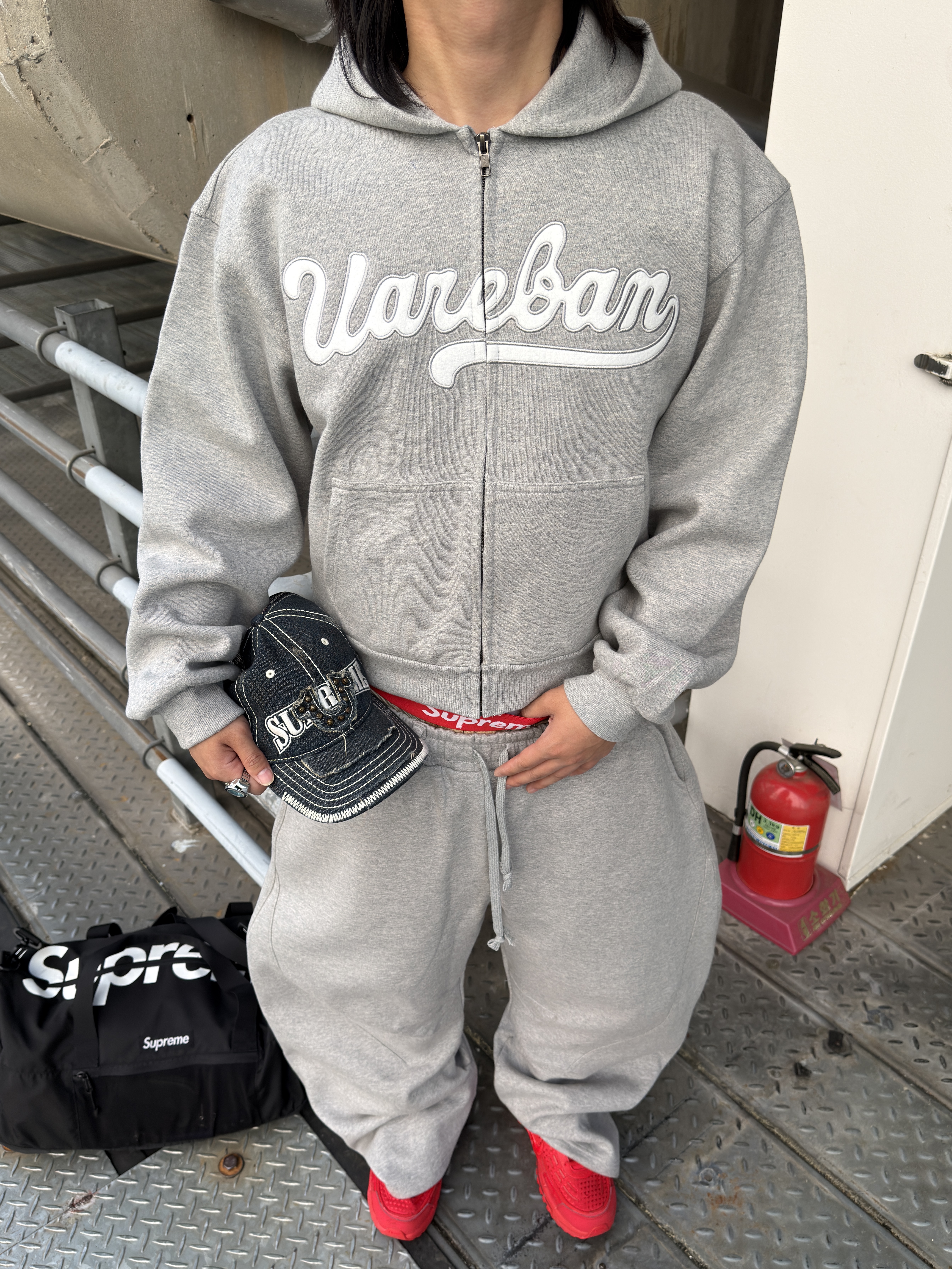 Nike Air Max TL 2.5 Valentine’s Day University Red Black, Supreme x True Religion Mesh Back 6-Panel Dirty Indigo - 25FW 착용 스타일 - 3