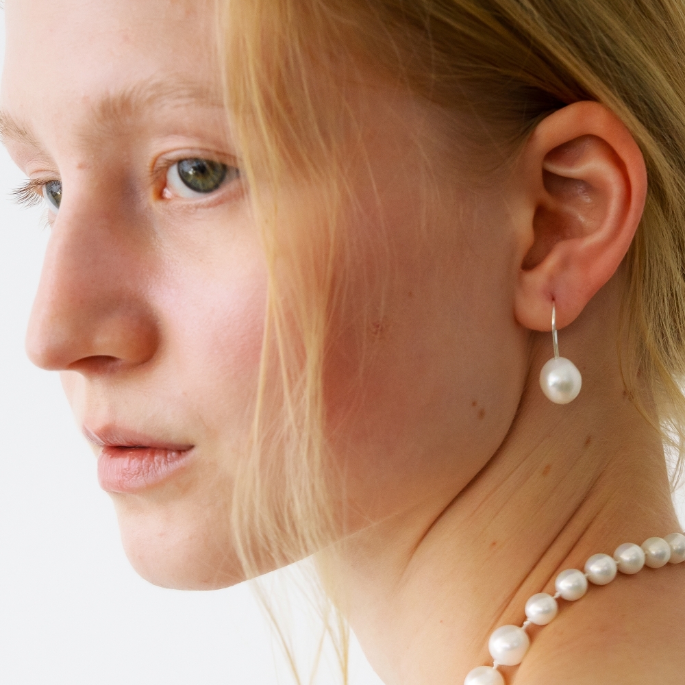 러브미몬스터 천연 원석 후크 귀걸이 화이트(lovememonster Natural Gem Hook Earrings WHITE) - 4