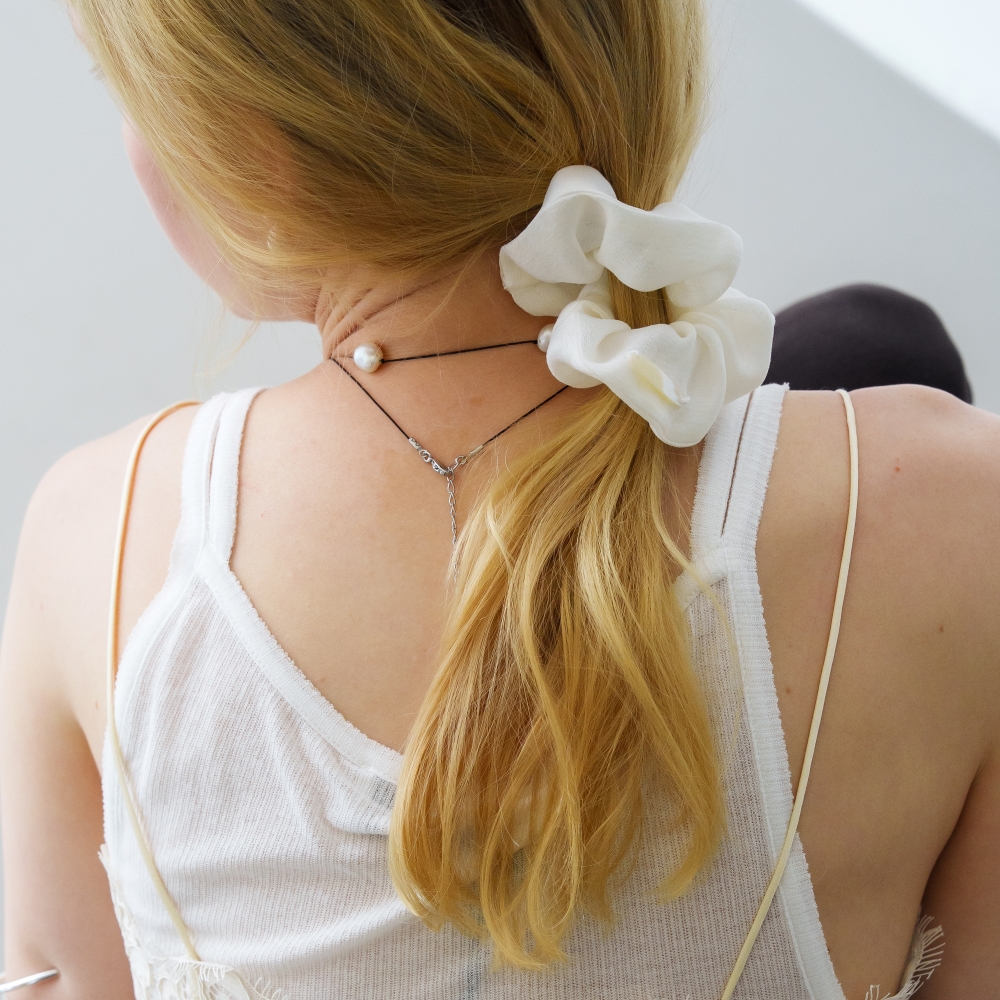 러브미몬스터 퓨어 포그 스크런치 스몰 아이보리(lovememonster Pure Fog Scrunchy S IVORY) - 2