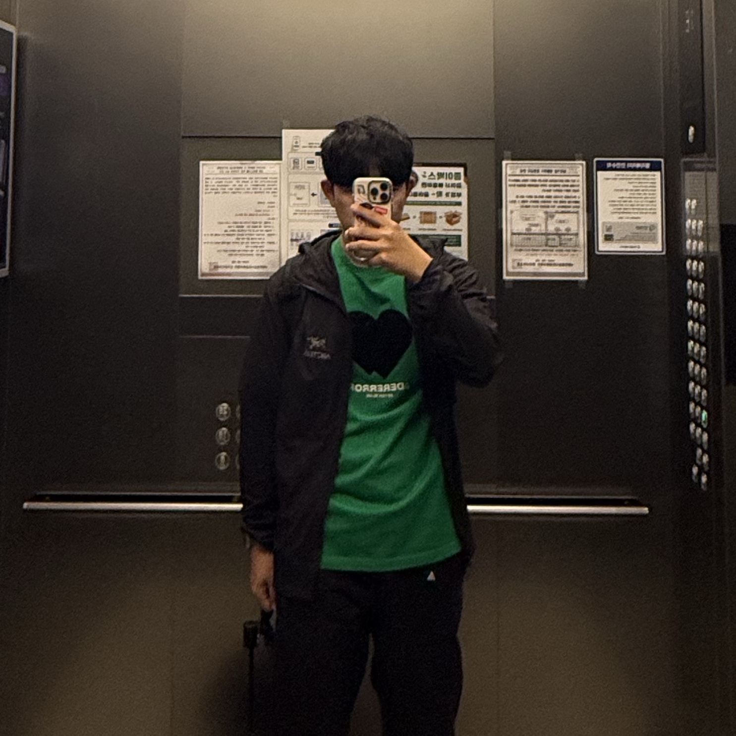 Arc'teryx Squamish Hoody Black 착용 스타일
