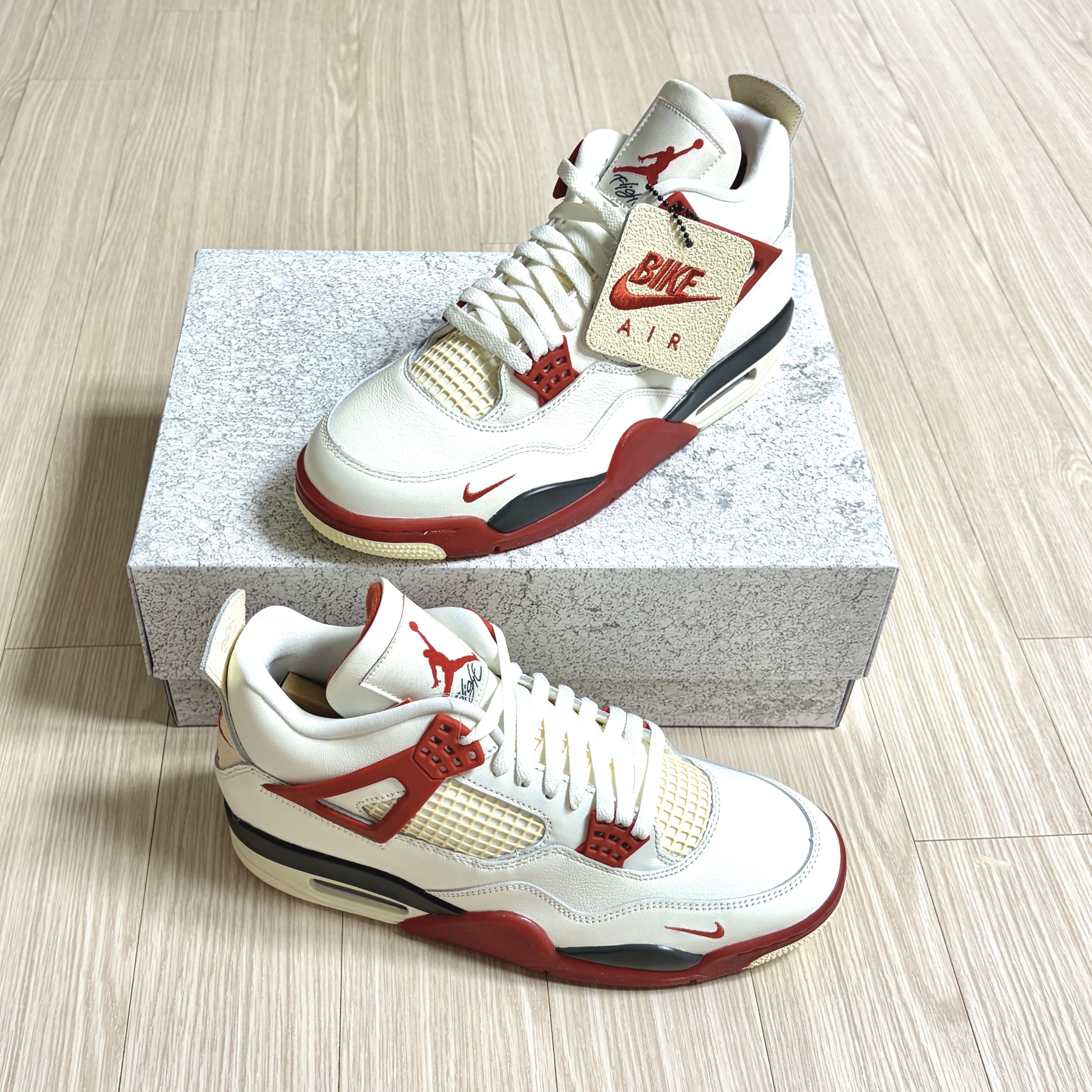 Jordan 4 x Nigel Sylvester Retro OG Brick After Brick 착용 스타일 - 1