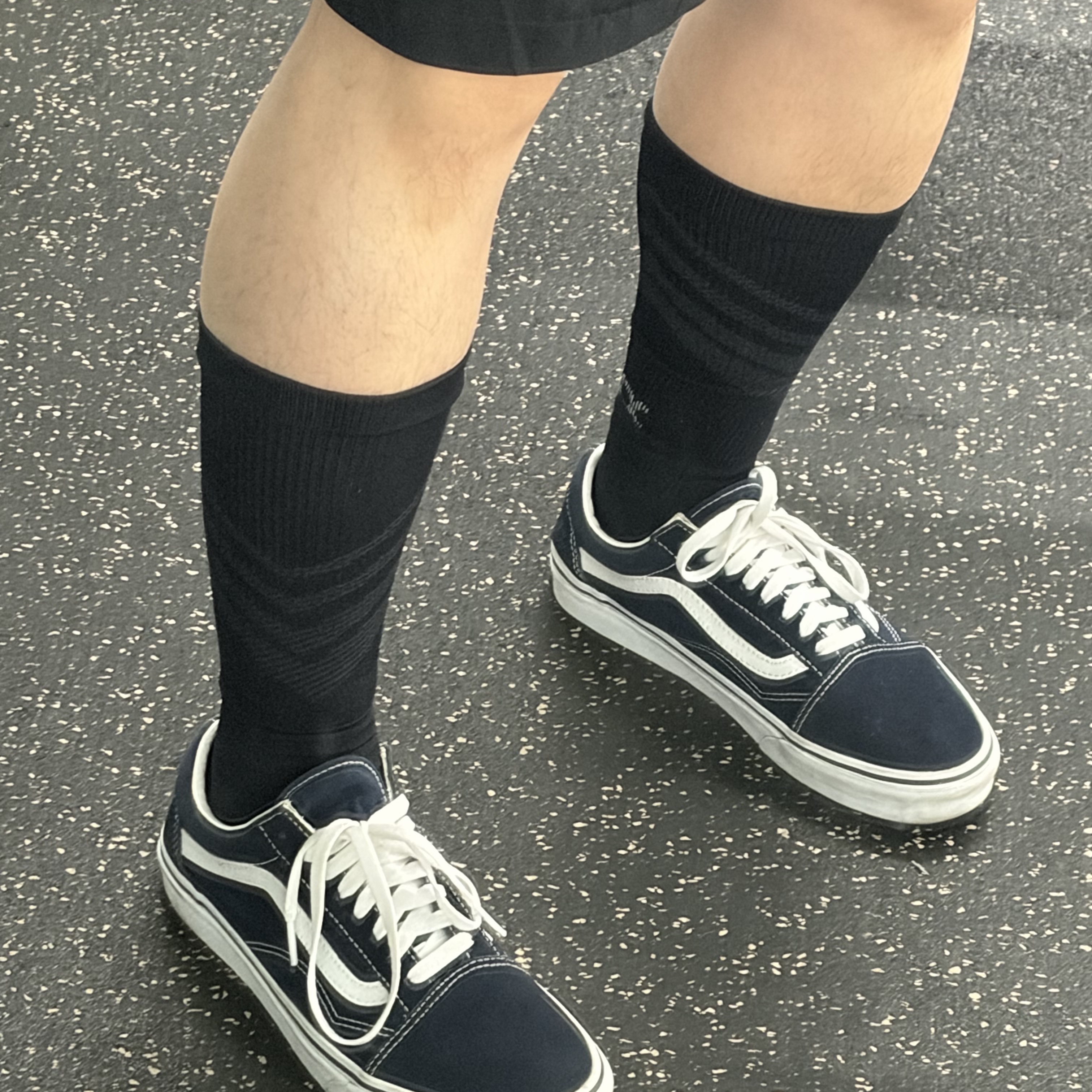 Vans ComfyCush Old Skool Black True white 착용 스타일 - 2