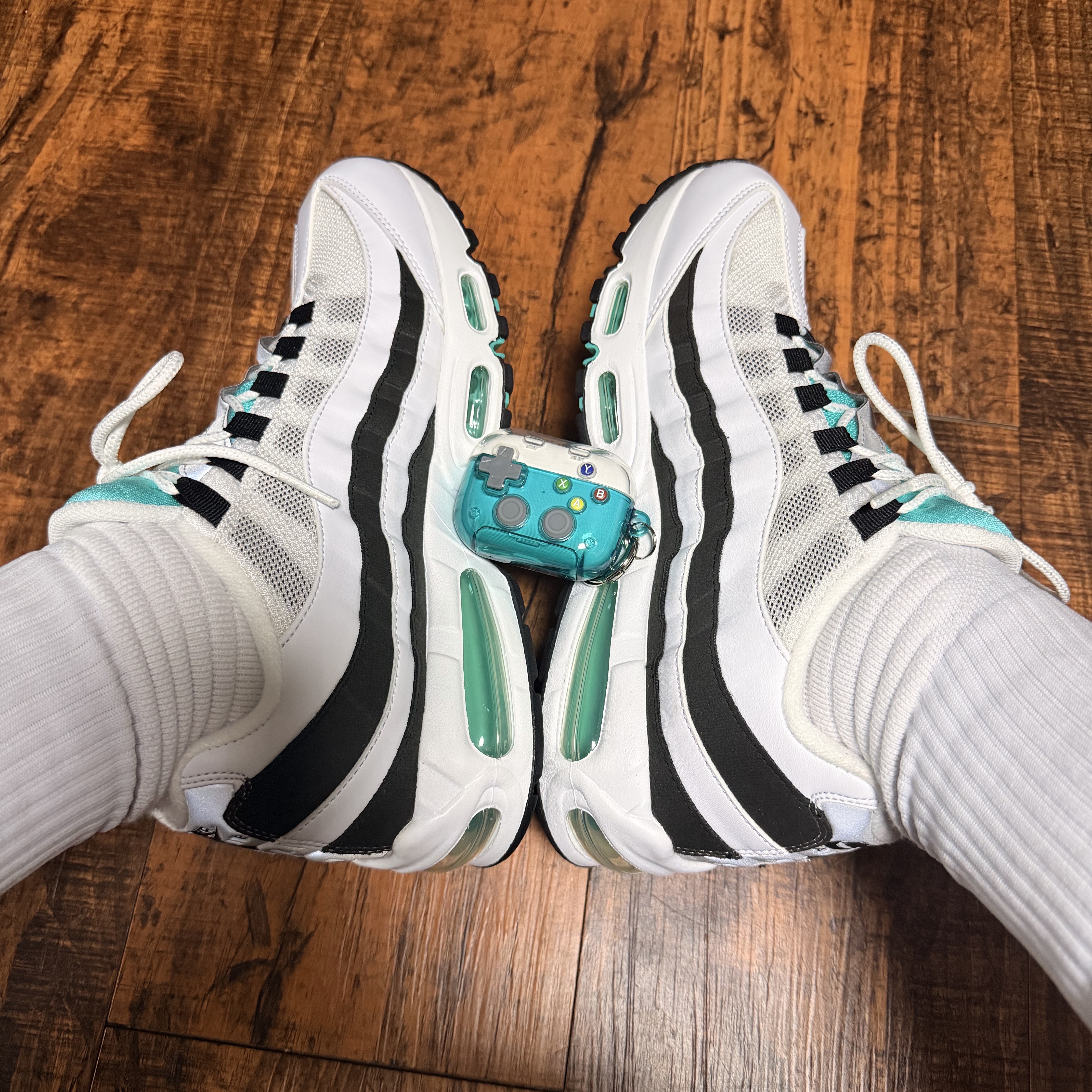 Nike Air Max 95 OG White and Black 착용 스타일