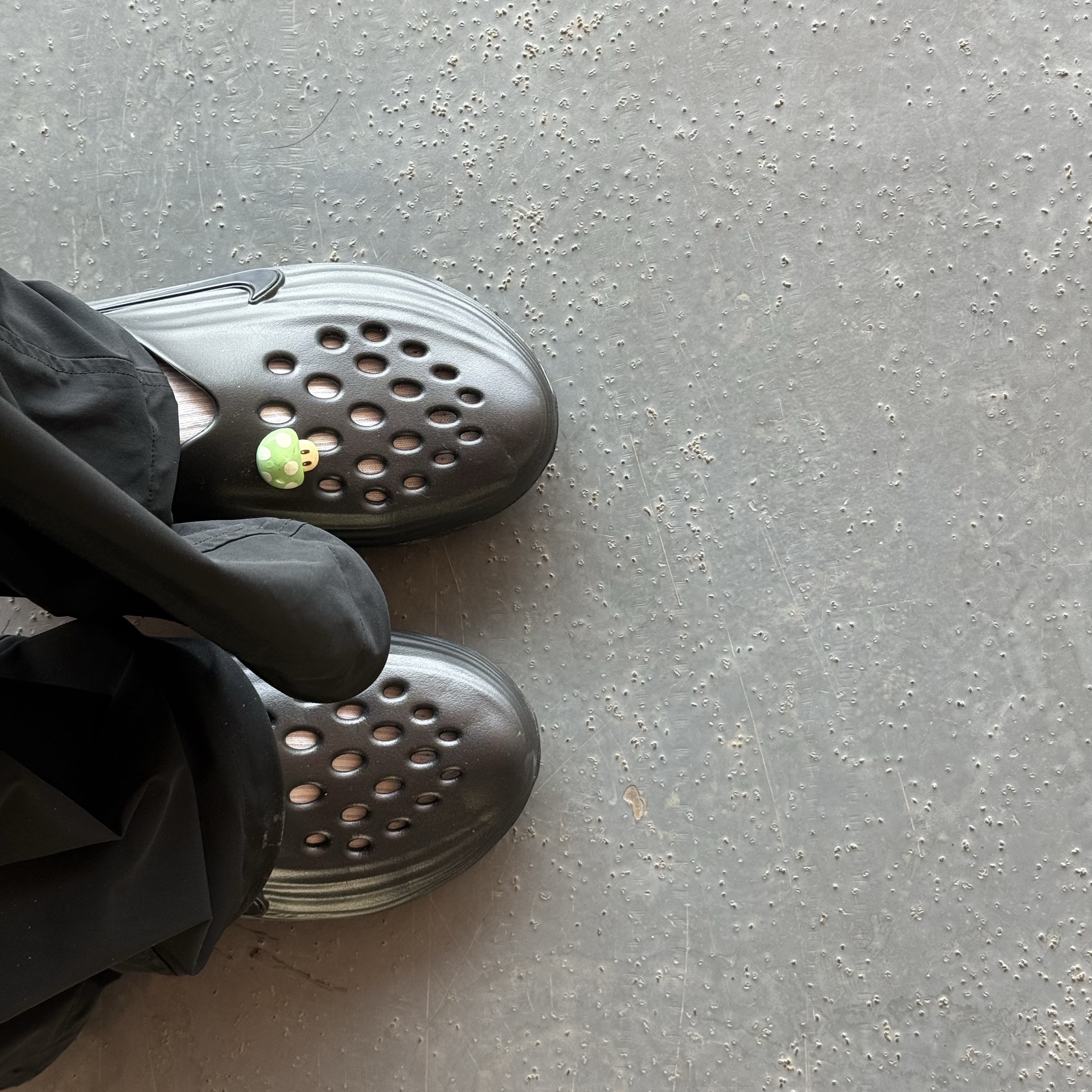 (W) Nike ReactX Rejuven8 Black 착용 스타일