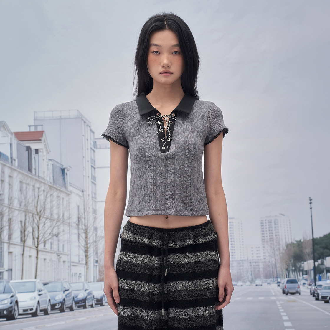 솜속 멜린 아일렛 자가드 니트 탑 챠콜(SOMSOC Melin Eyelet Jacquard Knit Top Charcoal) - 2