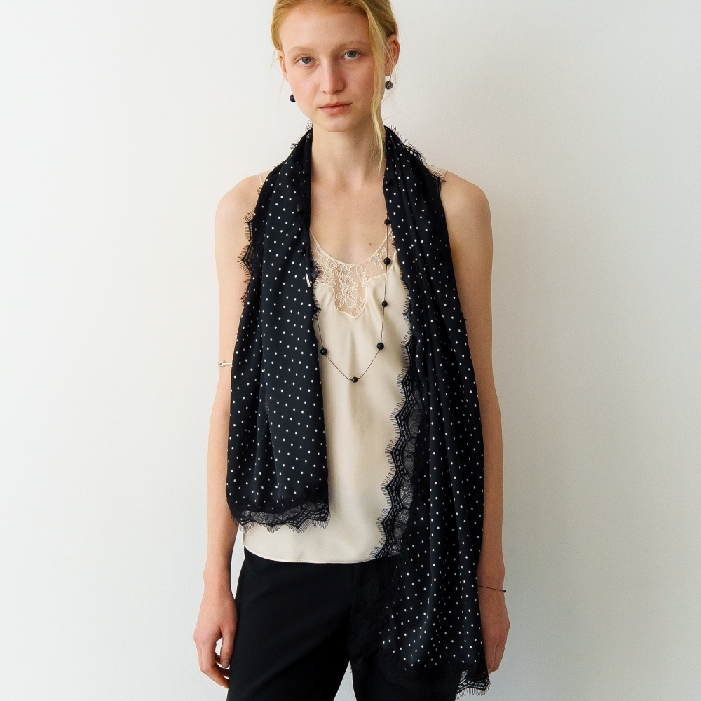 러브미몬스터 레이스 도트 새틴 투웨이 스카프 블랙(lovememonster Lace Dot Satin Two-Way Scarf BLACK) - 2