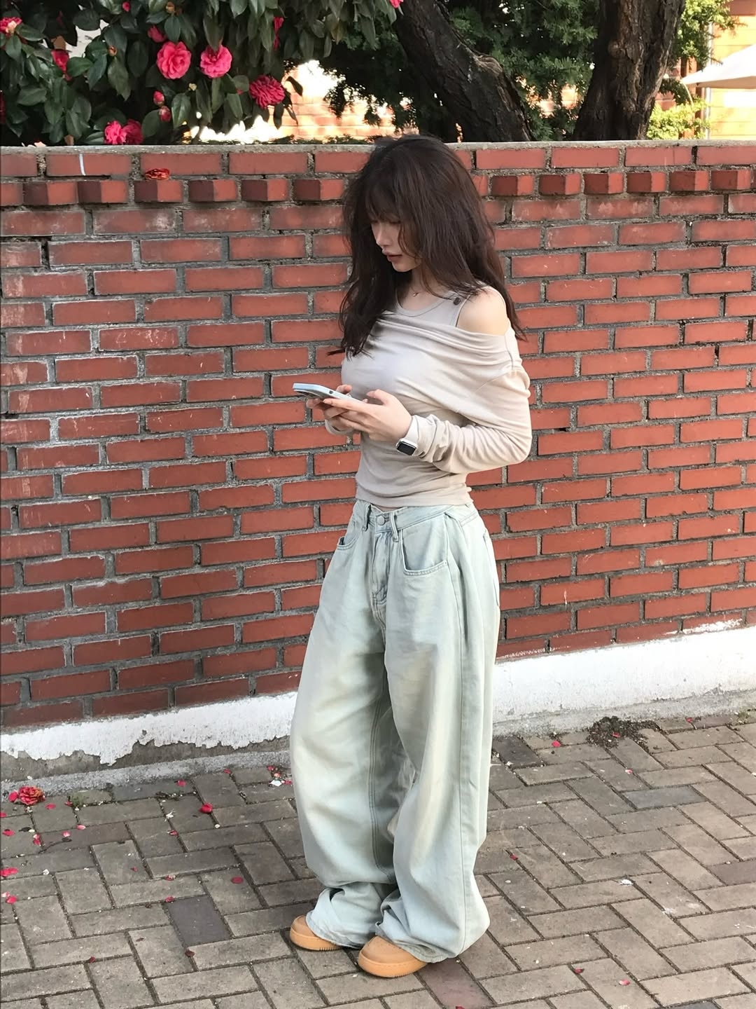 Rosefrantz Layered Shirring Long Sleeve [Beige] 착용 스타일 - 5