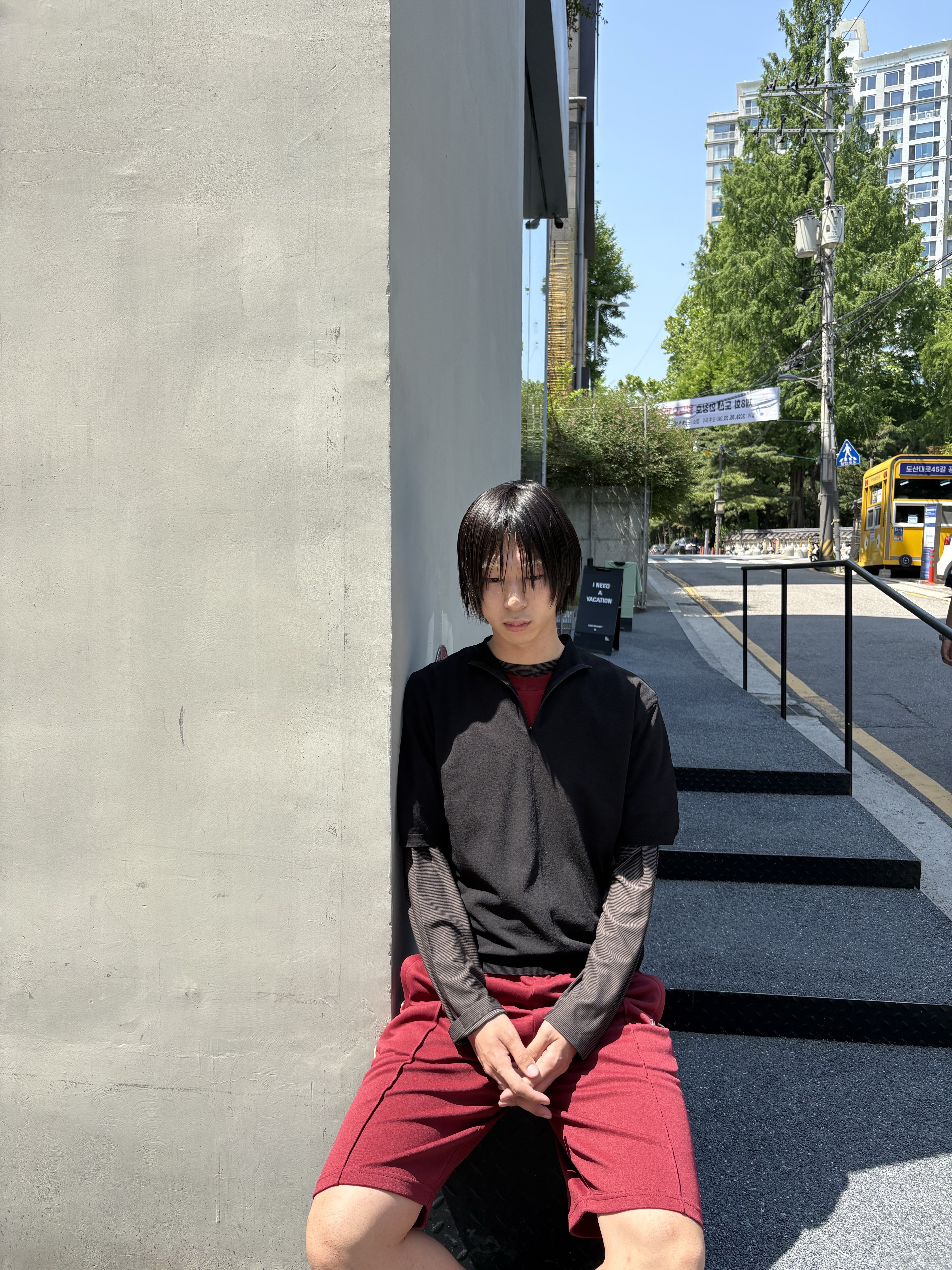 Walk In Paris Signature Burgundy Jogging Short Rouge - 26SS 착용 스타일 - 1