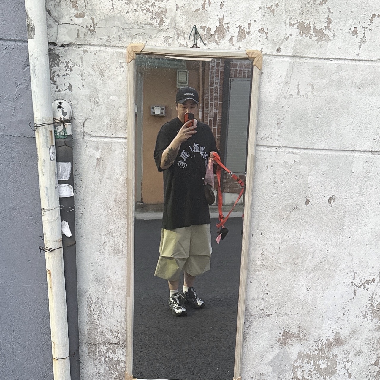 Nonnod Alpine Carpenter Shorts Beige, Supreme Mesh Side Panel Camp Cap Black - 24SS 착용 스타일
