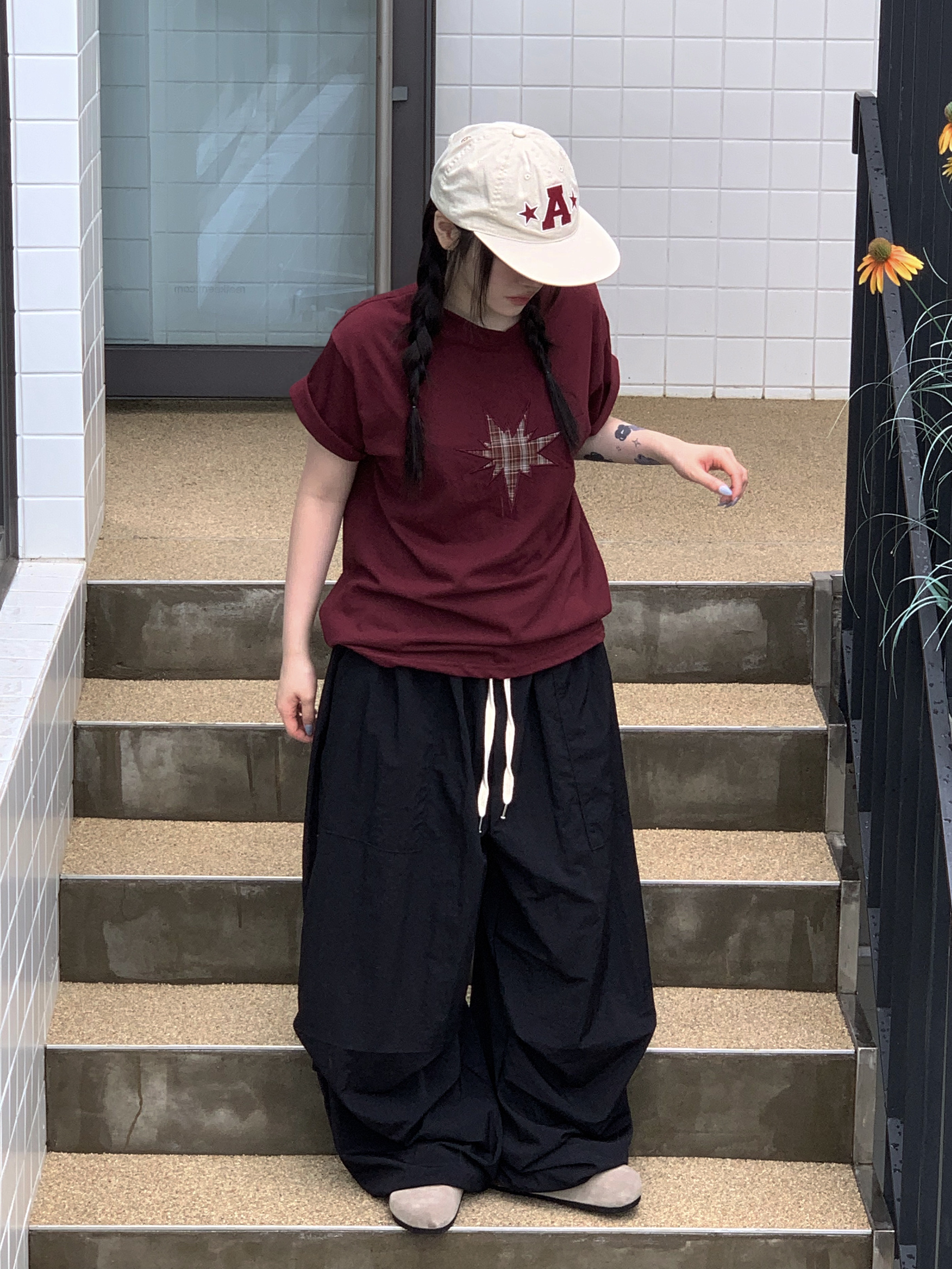 AEAE Washed Capital Logo Cap Ecru 착용 스타일 - 4