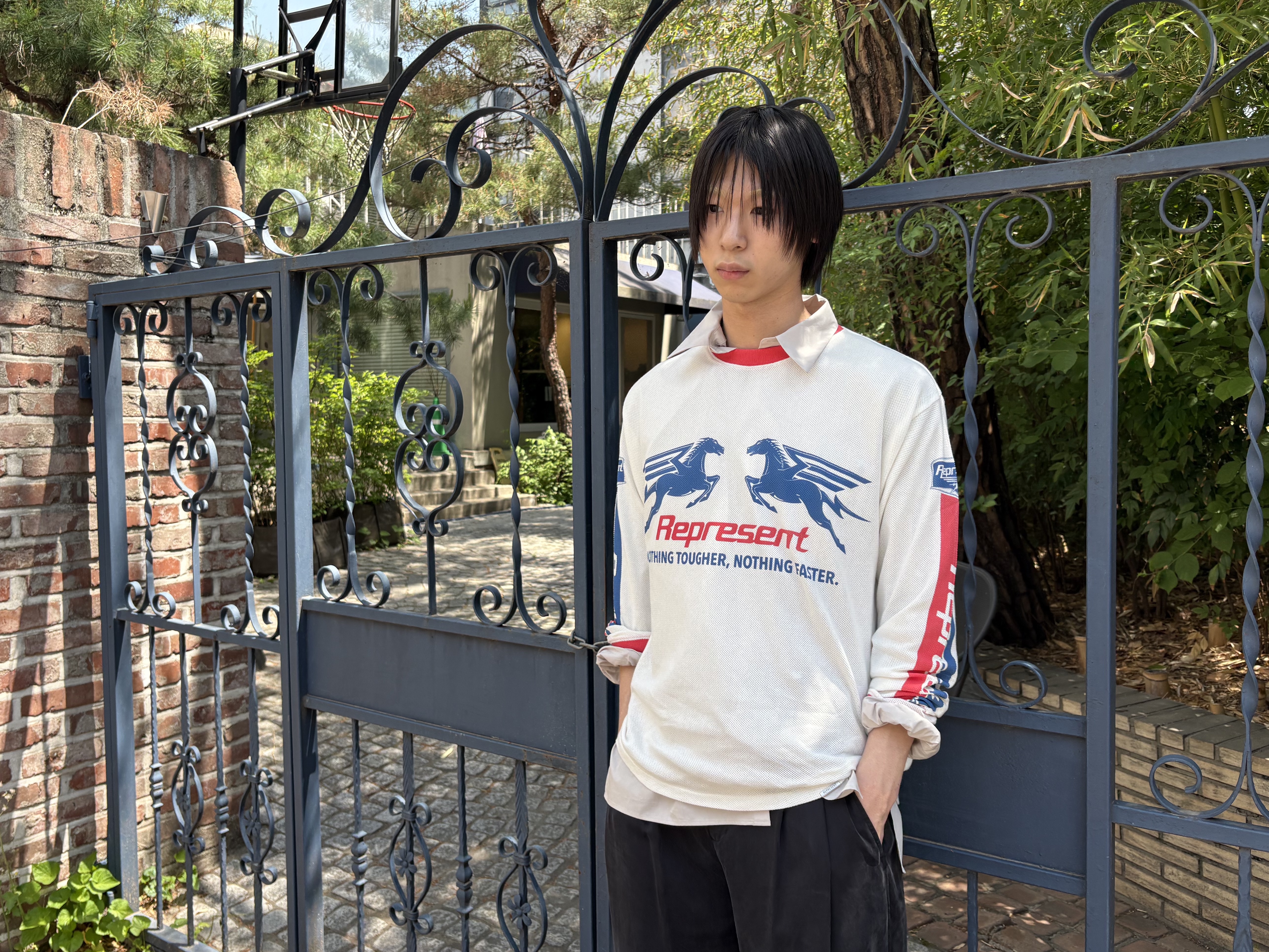 Represent Mesh Pegasus Long Sleeve T-Shirt Flat White - 26SS, Amomento Men's Wool Cardigan Brown - 26SS 착용 스타일 - 1
