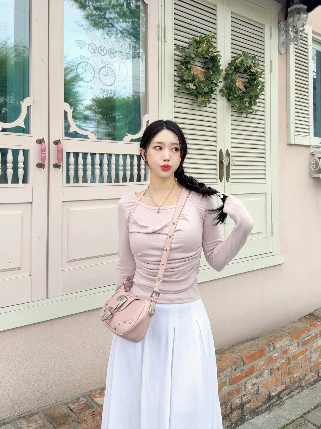 Rosefrantz Drape Layered Halter Long Sleeve [Pink] 착용 스타일 - 2