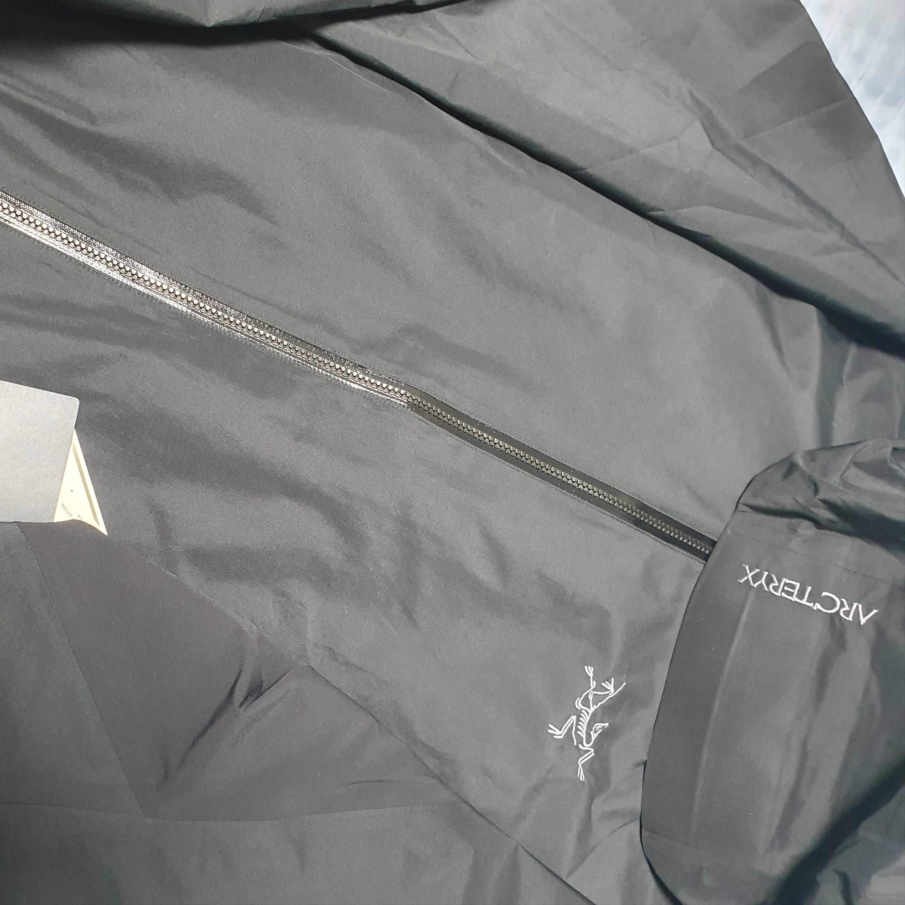 Arc'teryx Solano Hoody Black 착용 스타일