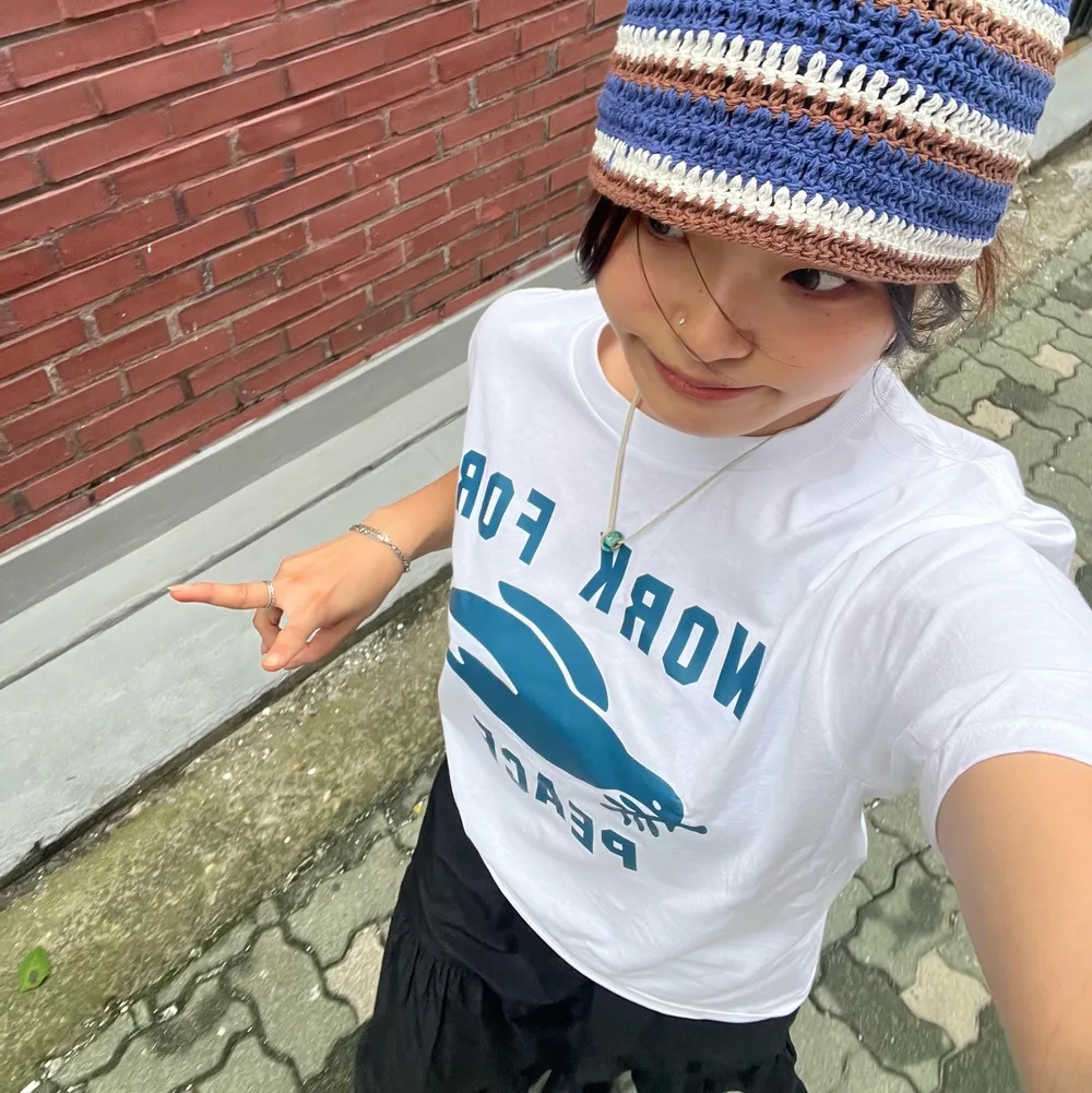 GILDAN x Vintage Collection Work For Peace T-Shirt 착용 스타일 - 1