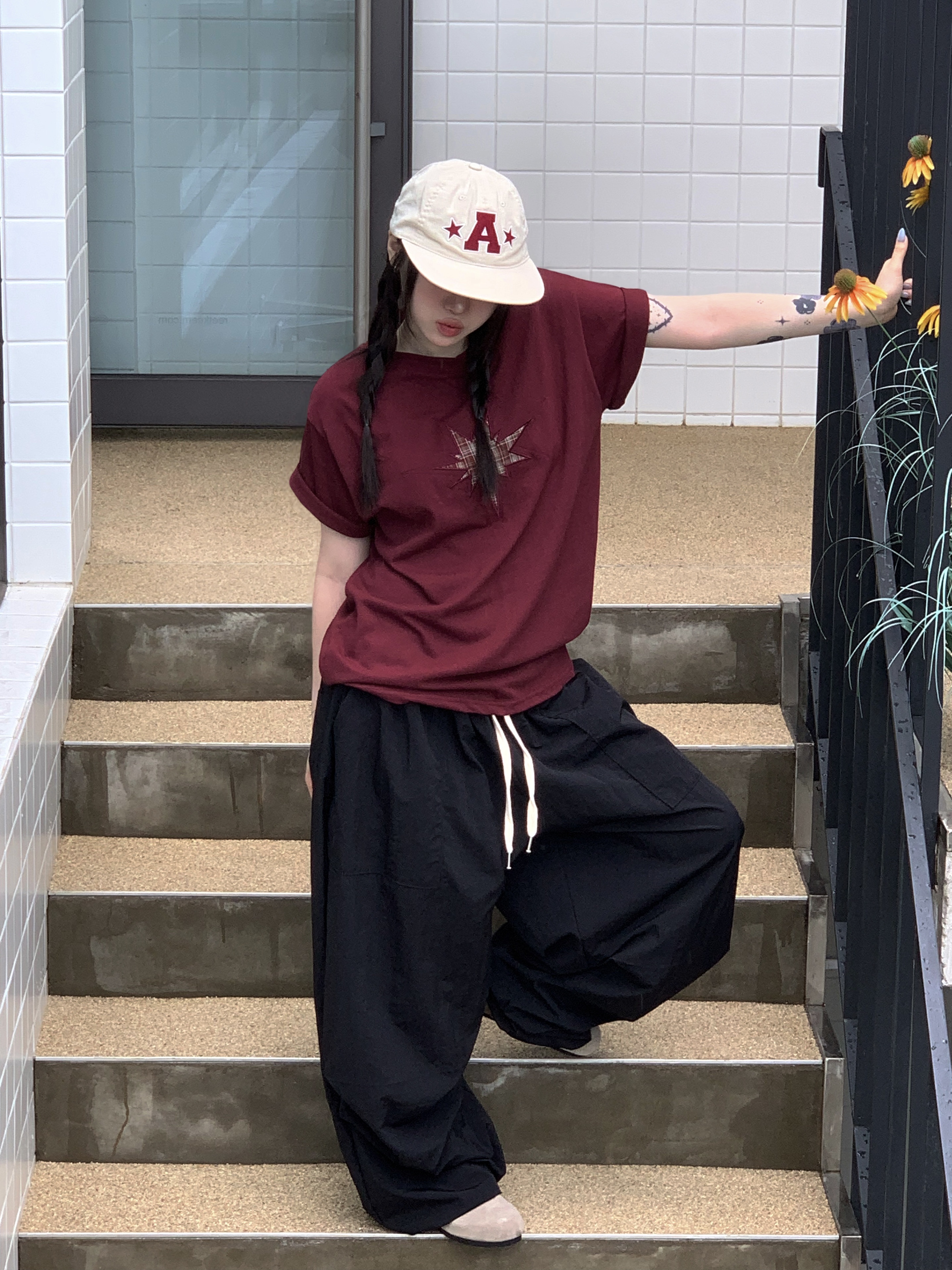 AEAE Washed Capital Logo Cap Ecru 착용 스타일 - 5
