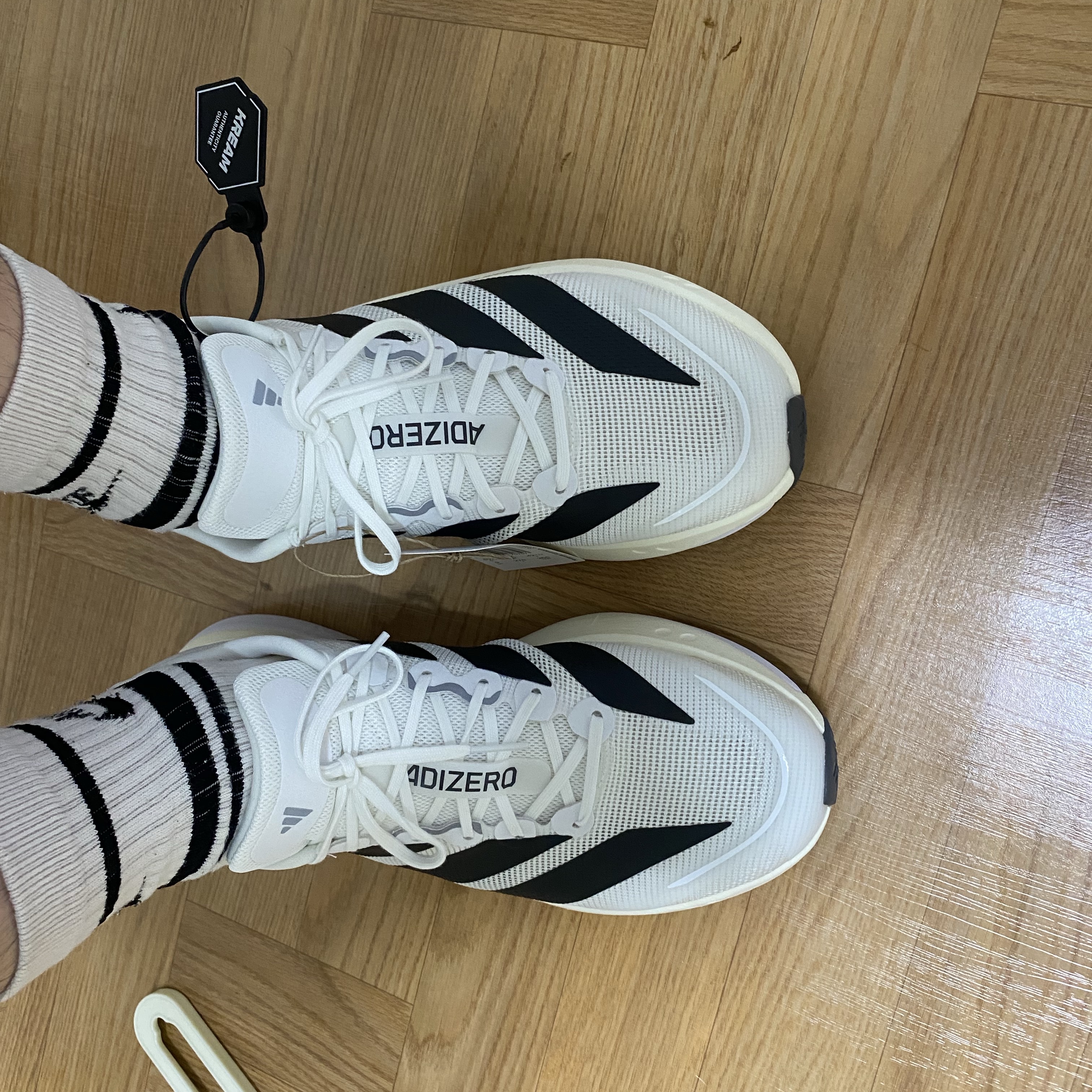 Adidas Adizero Boston 13 Cloud White Core Black 착용 스타일