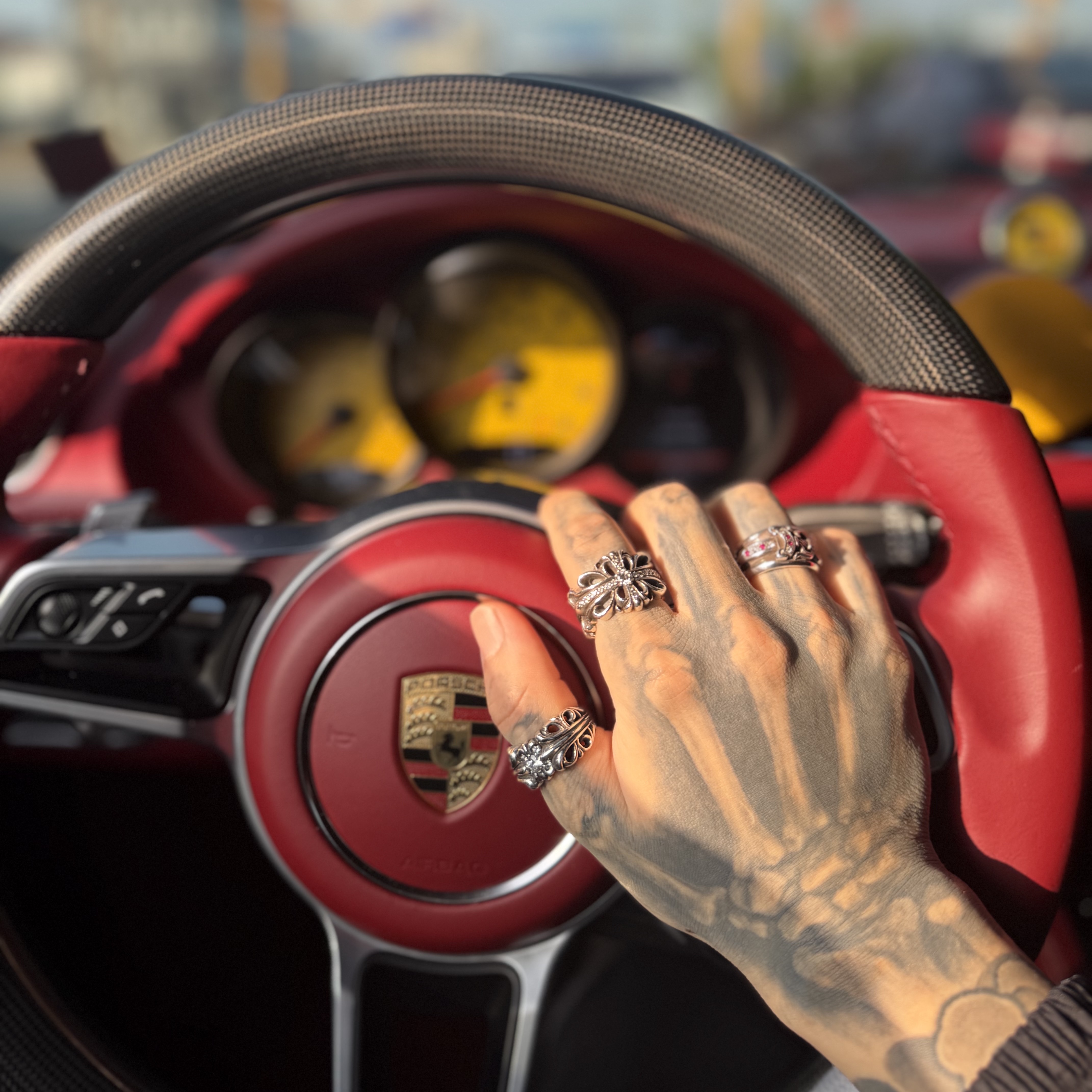 Hansroom Chrome Hearts Floral Cross Ring Pave Diamond, Hansroom Chrome Hearts Dagger Ring 착용 스타일 - 1