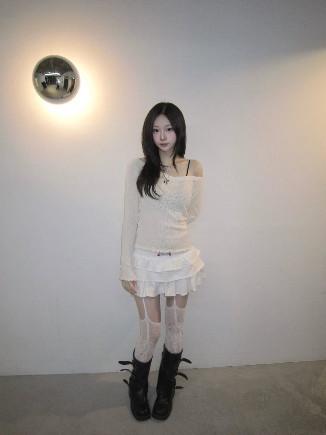 Rosefrantz Lace Label V-Neck Long Sleeve [Ivory], Rosefrantz Rose Cancan Mini Skirt [White] 착용 스타일 - 5