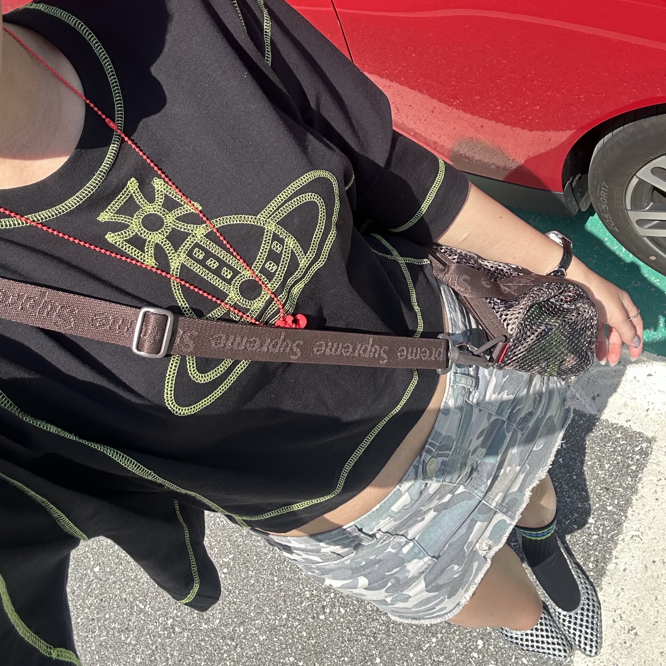 Supreme Mesh Mini Duffle Bag Truetimber Kanati Camo - 25SS, Chrome Hearts Silichrome BS Fleur Pendant Red 착용 스타일 - 1