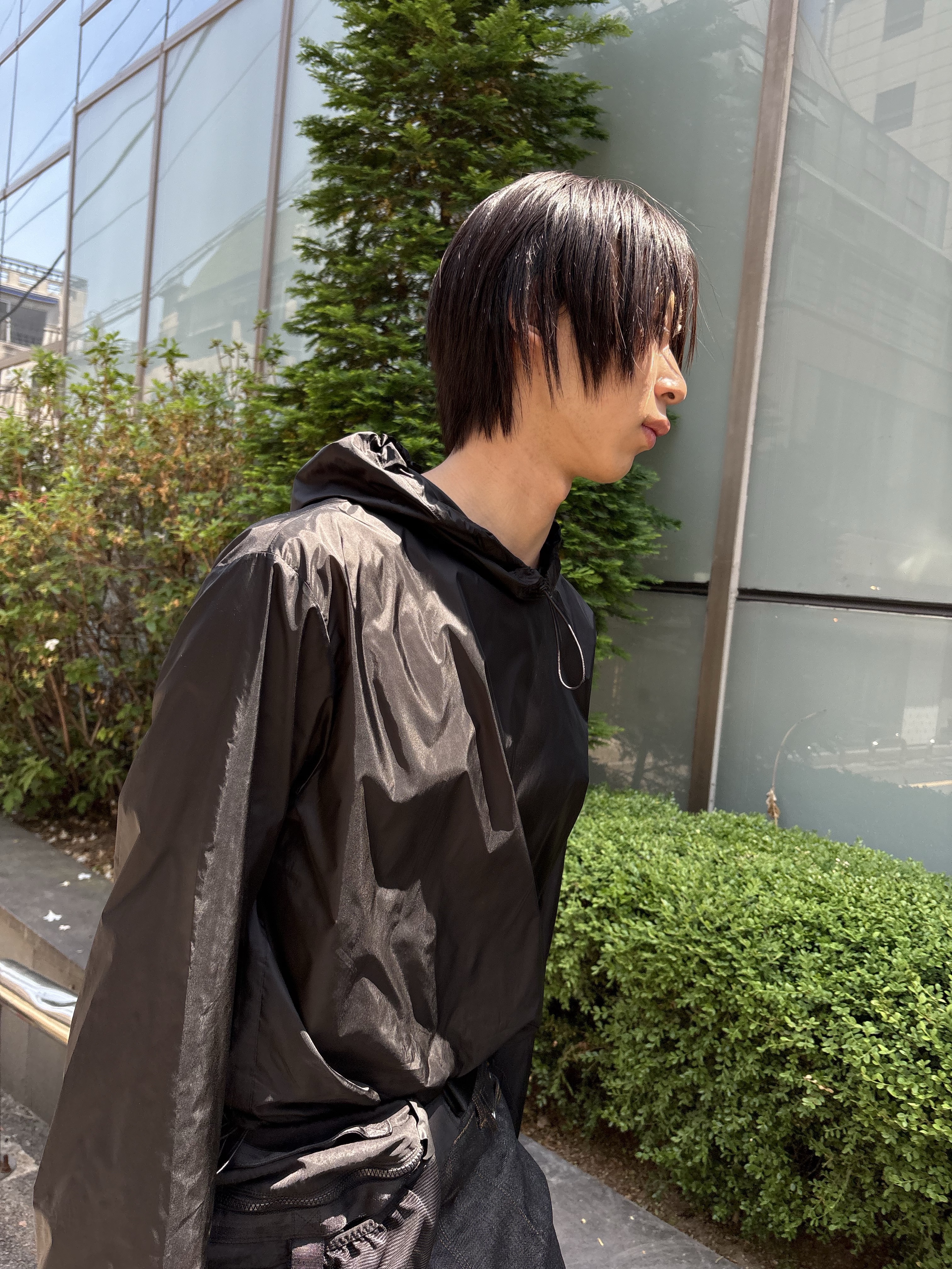 Amomento Sheer Hoodie Anorak Black - 26SS, Walk In Paris Raw Denim Balloon Shorts Noir - 26SS 착용 스타일 - 2