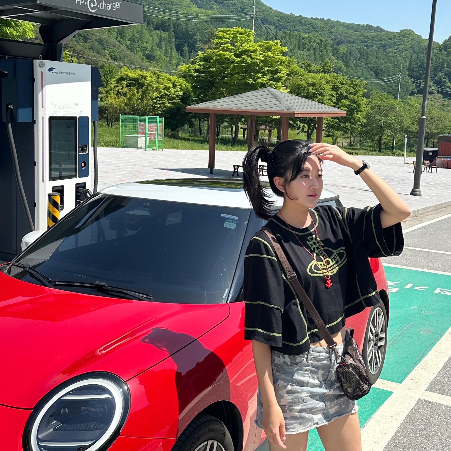 Supreme Mesh Mini Duffle Bag Truetimber Kanati Camo - 25SS, Chrome Hearts Silichrome BS Fleur Pendant Red 착용 스타일 - 2