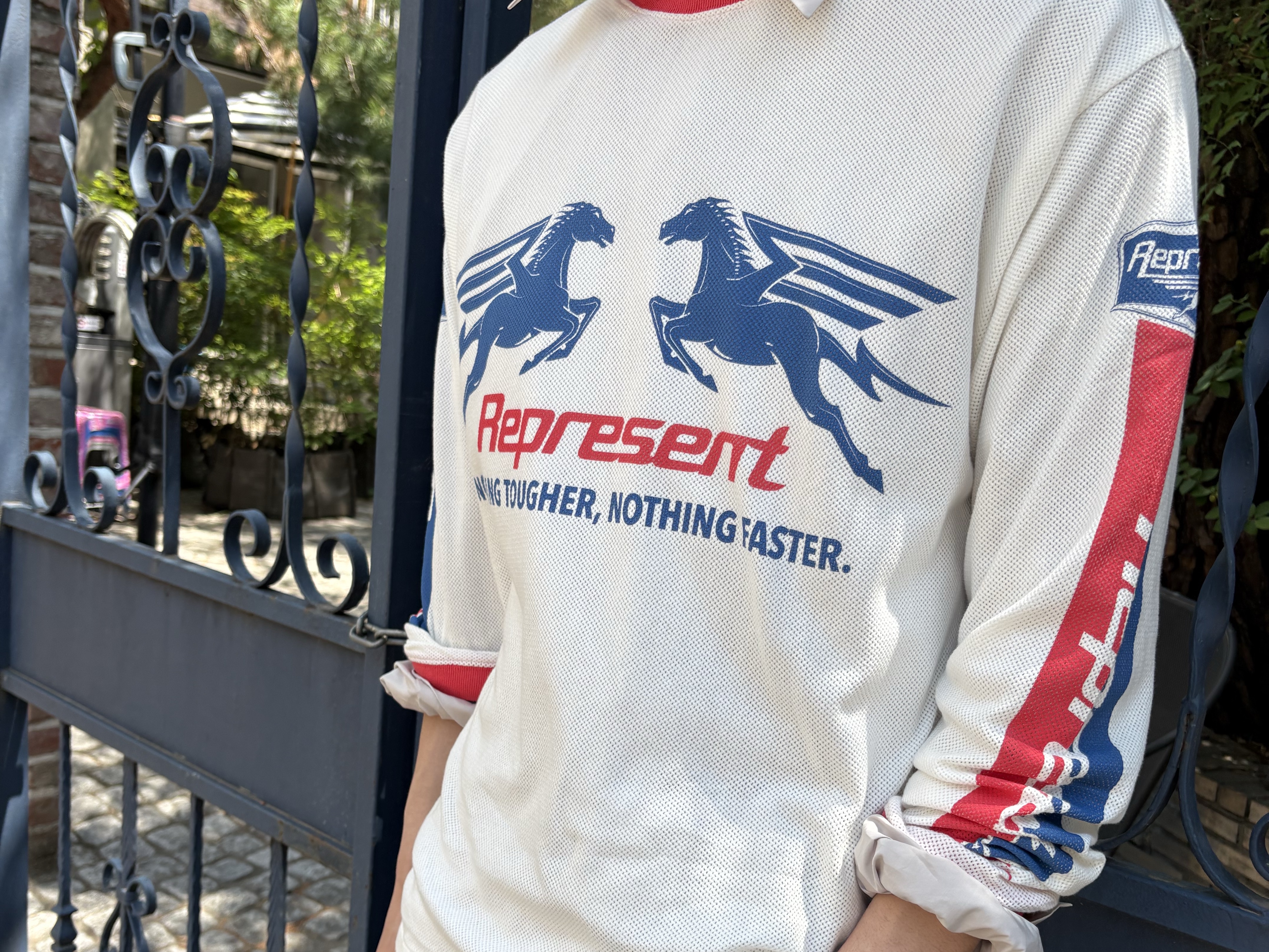 Represent Mesh Pegasus Long Sleeve T-Shirt Flat White - 26SS, Amomento Men's Wool Cardigan Brown - 26SS 착용 스타일 - 2
