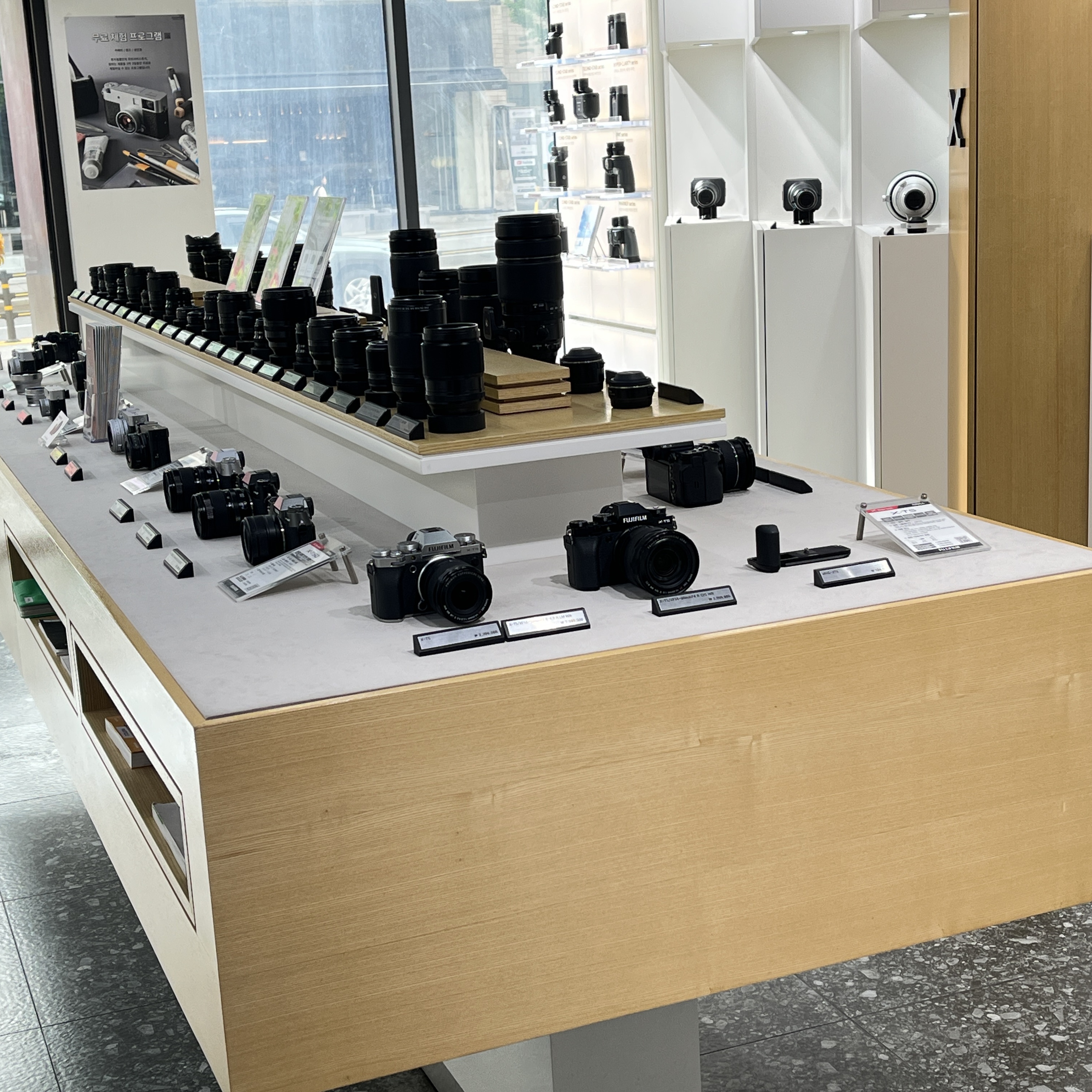 Fujifilm X100VI Silver (Korean Ver.) 착용 스타일 - 1