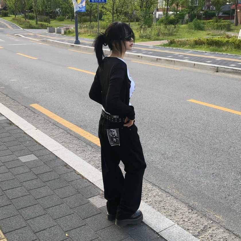ersco Straight Jeans Black 착용 스타일 - 1