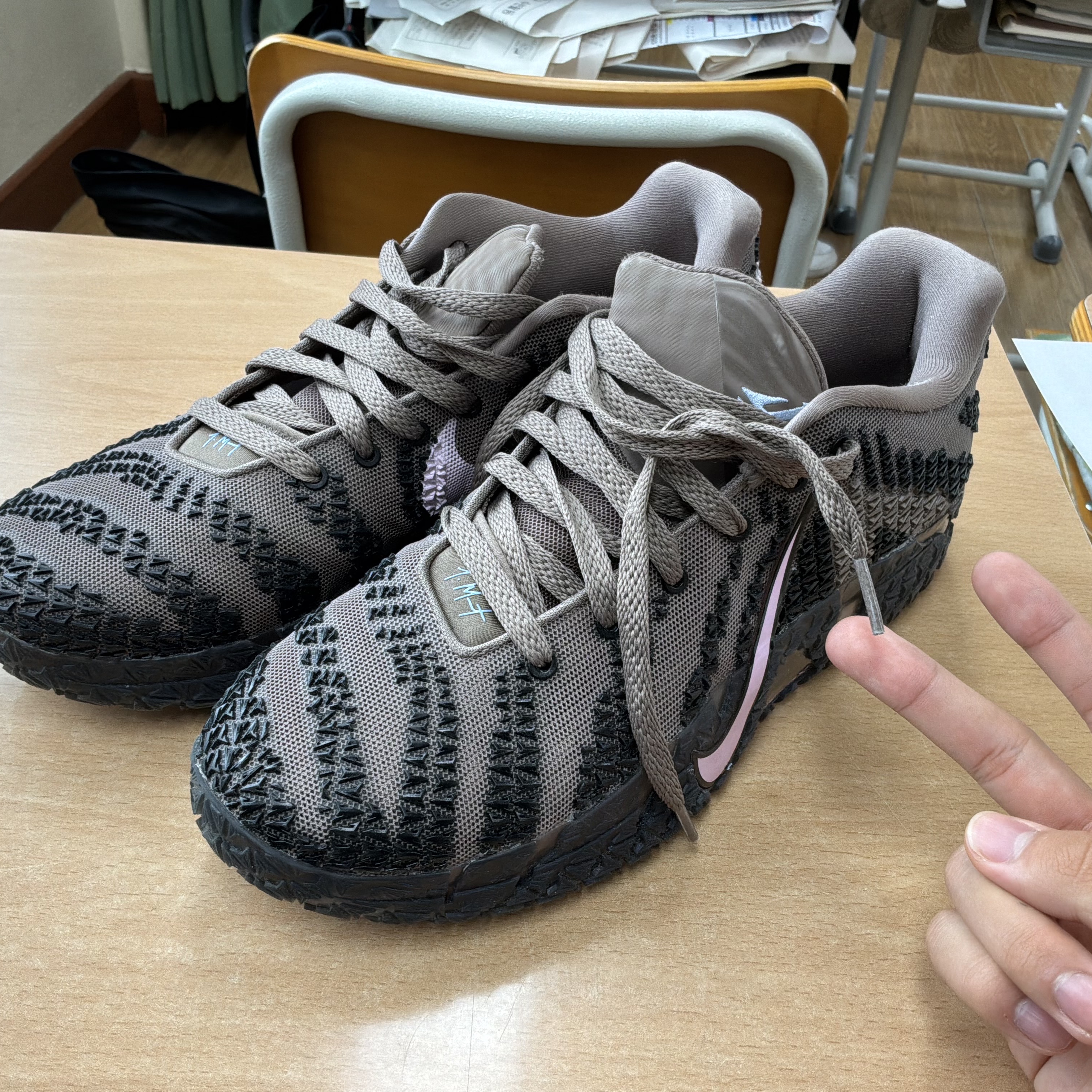 Nike Ja 3 EP Mink Brown Pink Foam 착용 스타일