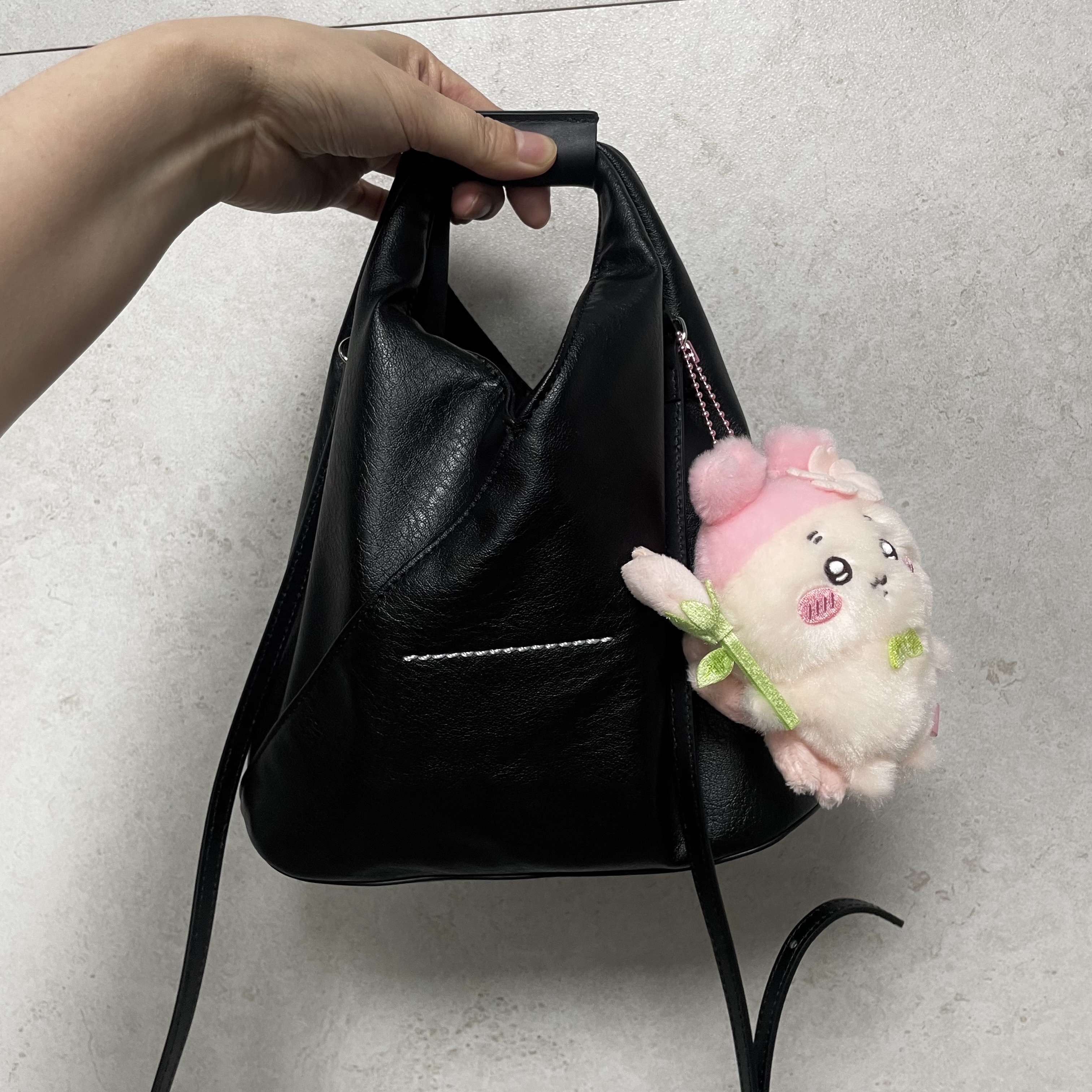 MM6 Maison Margiela Japanese Crossbody Bag Black 착용 스타일